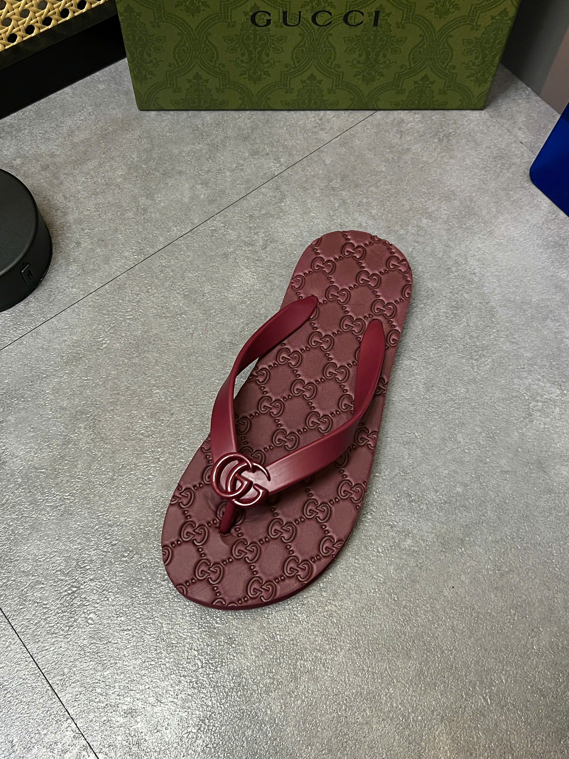 Dép tông xỏ ngón flip flop Gucci GC Đỏ logo full dập chìm Like Auth 38-43 LVQ VTN