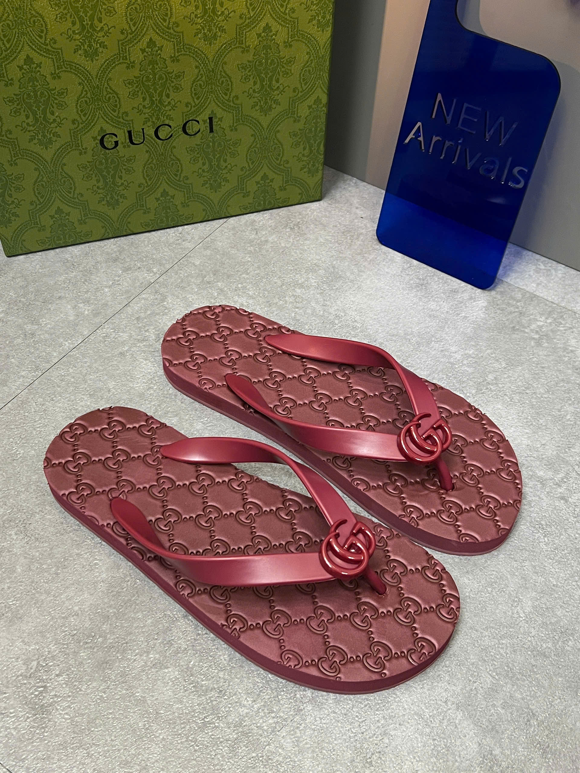 Dép tông xỏ ngón flip flop Gucci GC Đỏ logo full dập chìm Like Auth 38-43 LVQ VTN