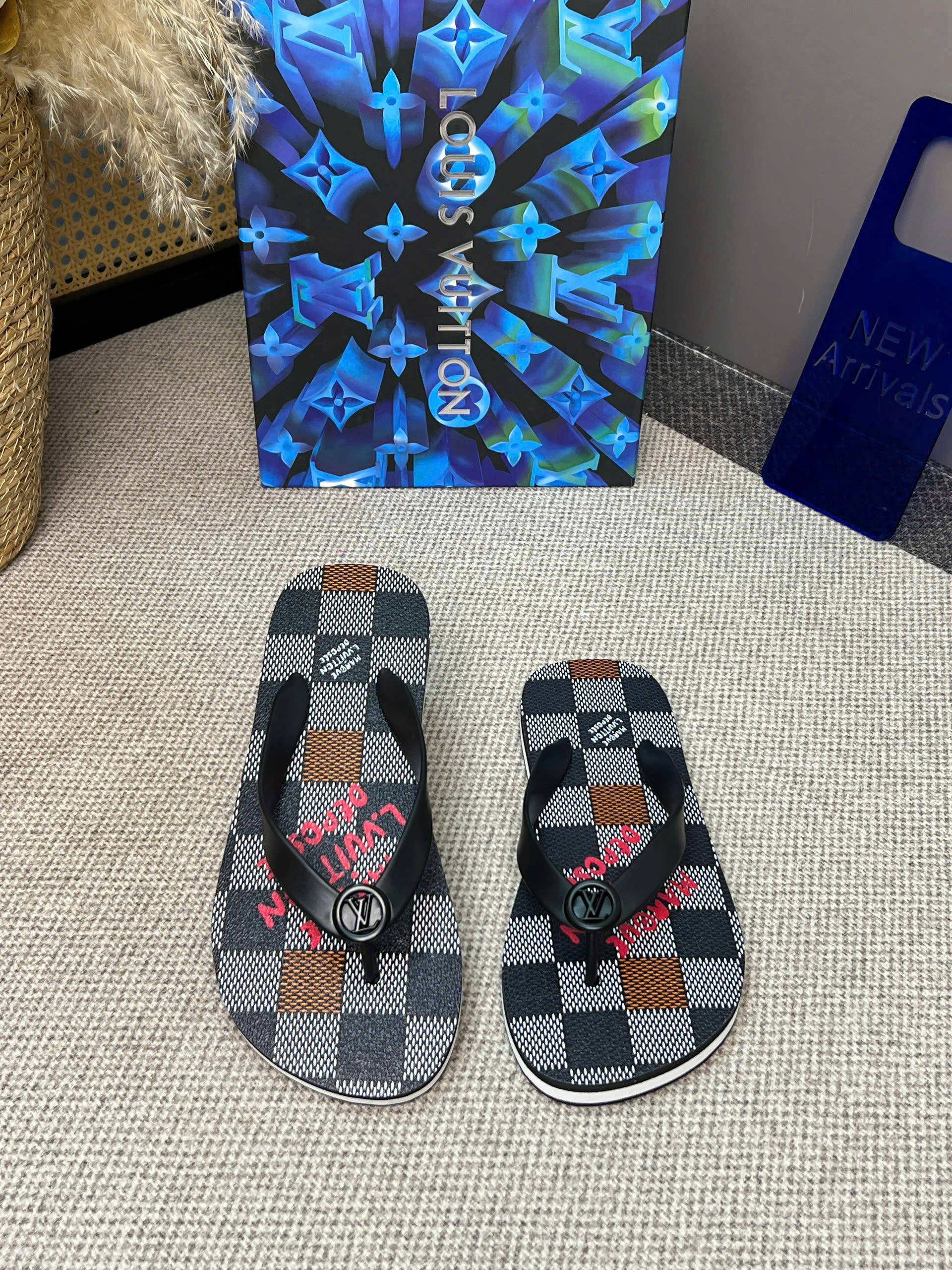 Dép tông xỏ ngón flip flop Louis Vuitton LV họa tiết monogram new 2026 Like Auth 38-43 LVQ VTN