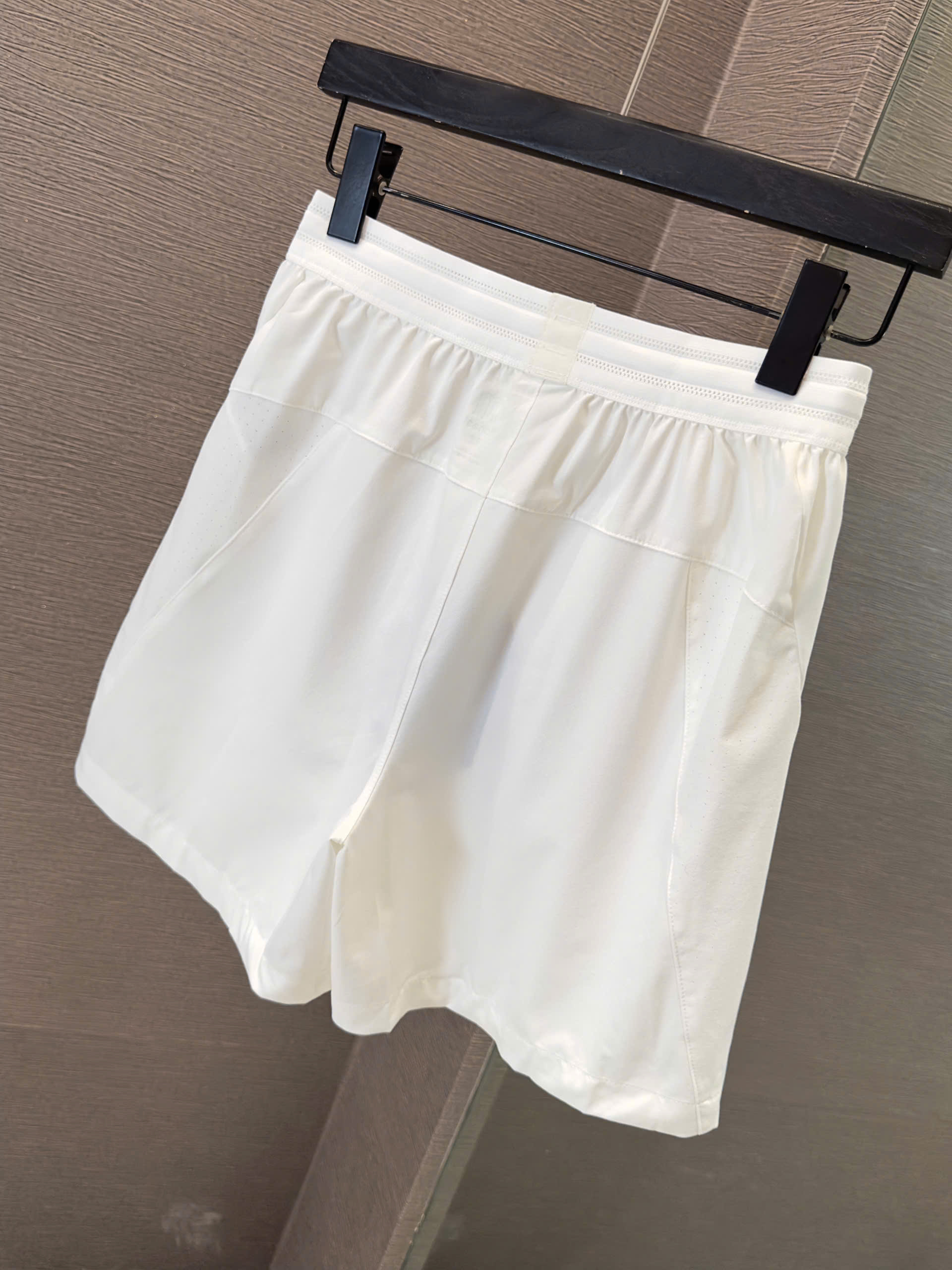 Quần short đùi Trắng thể thao Manesti Trắng full logo thêu túi Like Auth S-XL VTN