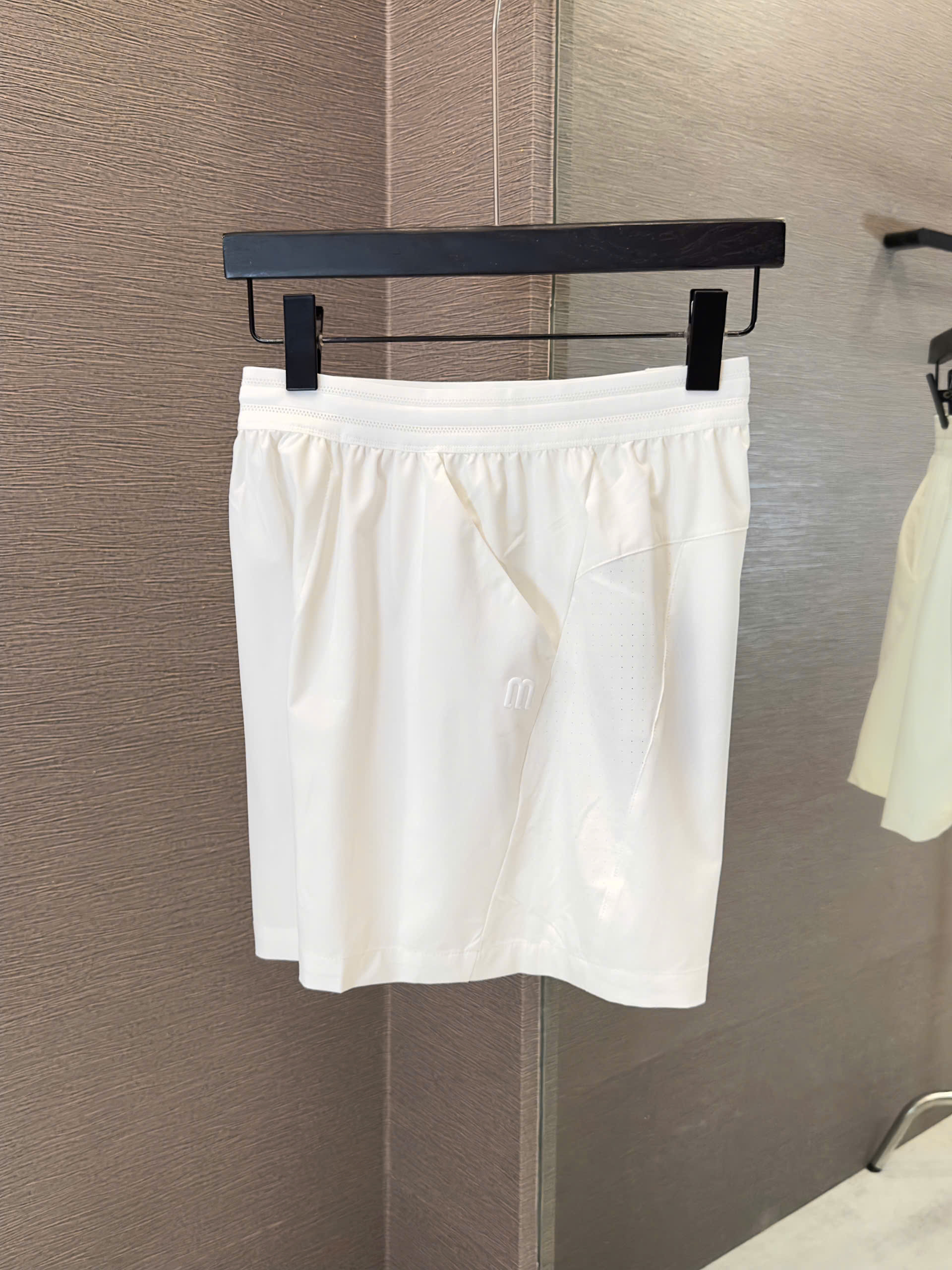 Quần short đùi Trắng thể thao Manesti Trắng full logo thêu túi Like Auth S-XL VTN