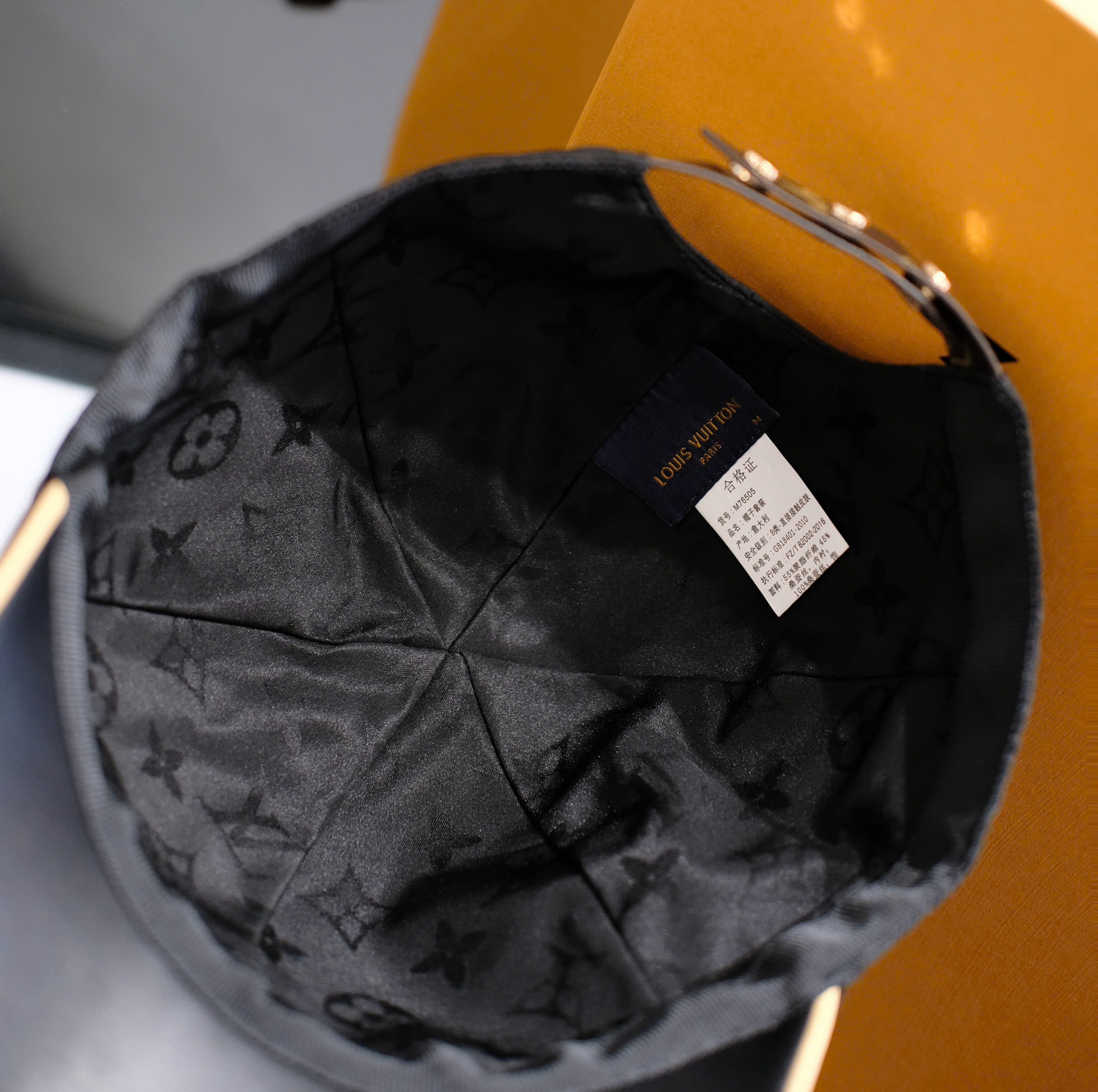 Mũ lưỡi trai nón kết gió Louis Vuitton LV Đen monogram lưỡi da Like Auth DDT