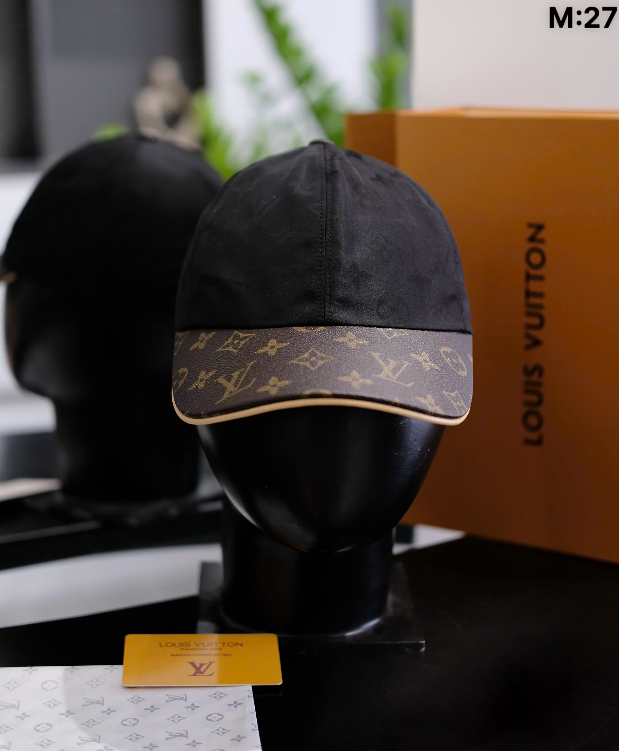 Mũ lưỡi trai nón kết gió Louis Vuitton LV Đen monogram lưỡi da Like Auth DDT