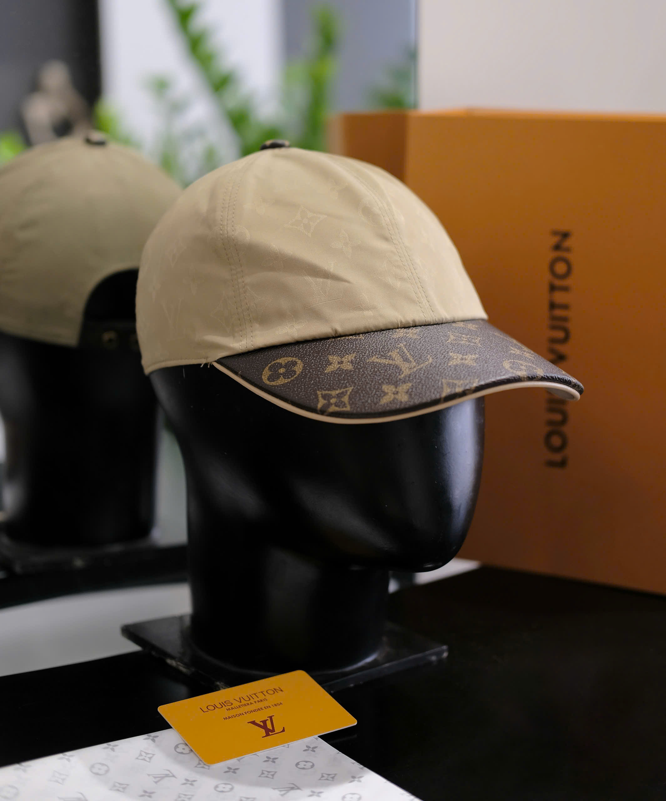 Mũ lưỡi trai nón kết gió Louis Vuitton LV Nâu monogram lưỡi da Like Auth DDT