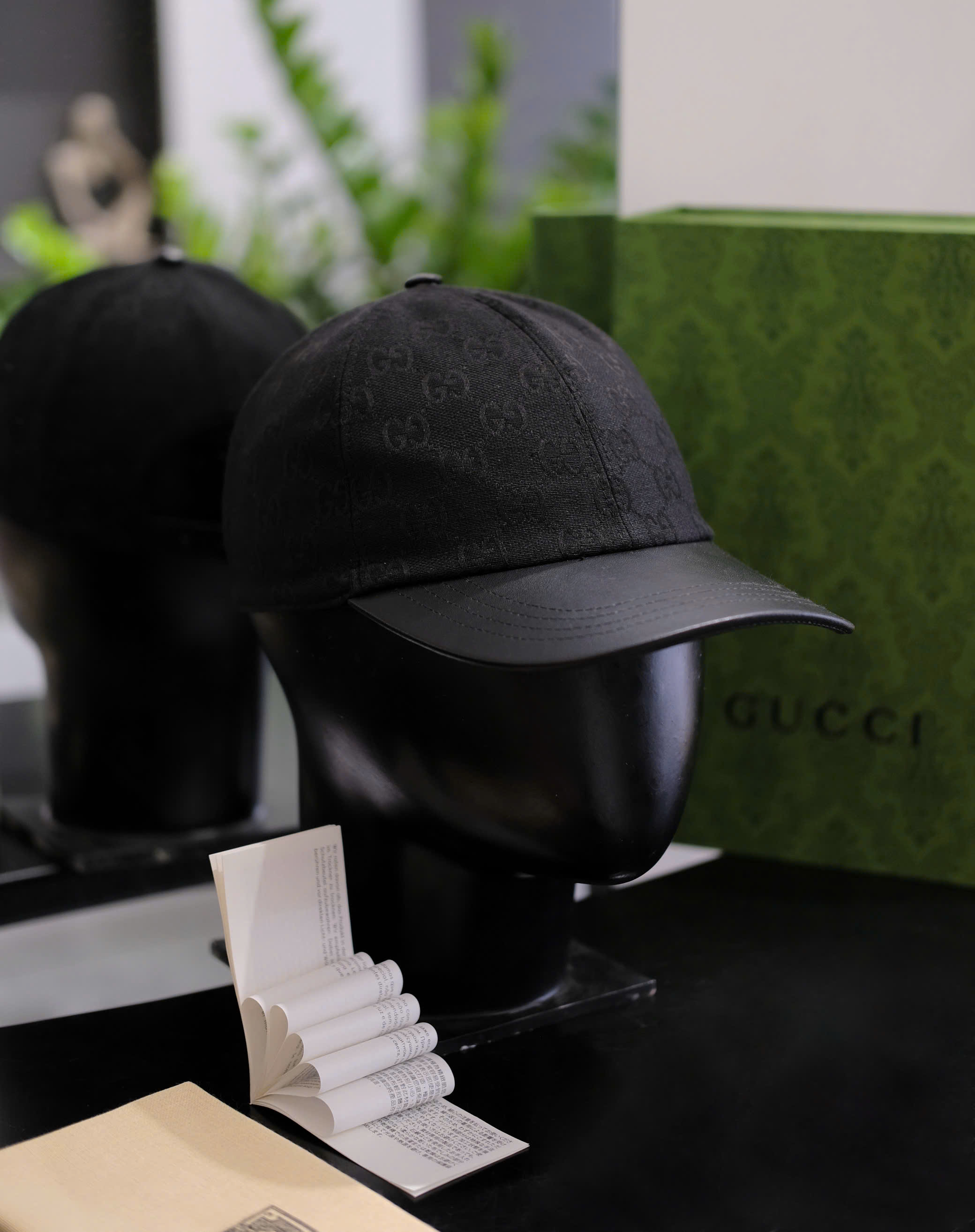 Mũ lưỡi trai nón kết Gucci GC Đen logo tag GG dập full lưỡi da Like Auth DDT