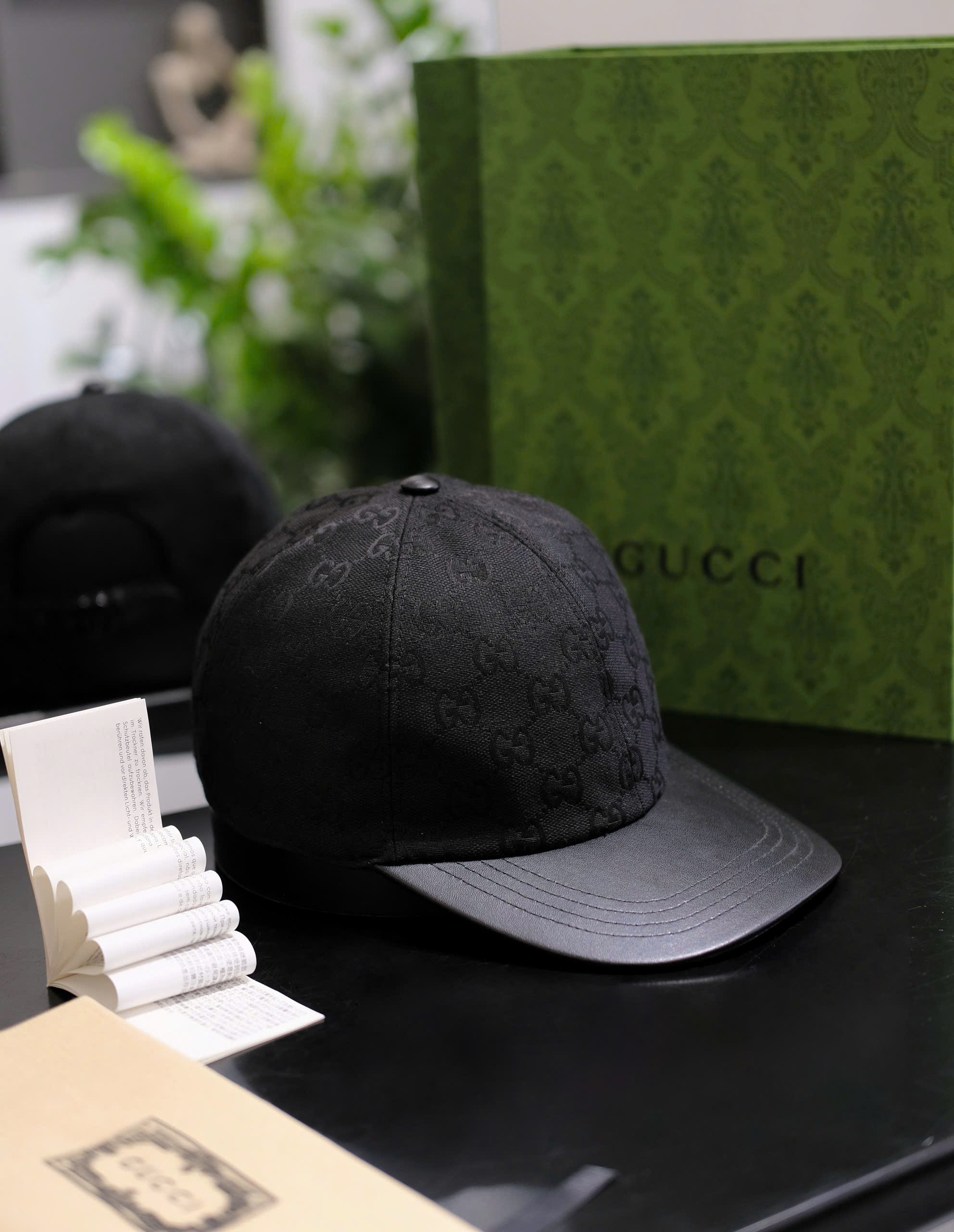 Mũ lưỡi trai nón kết Gucci GC Đen logo tag GG dập full lưỡi da Like Auth DDT