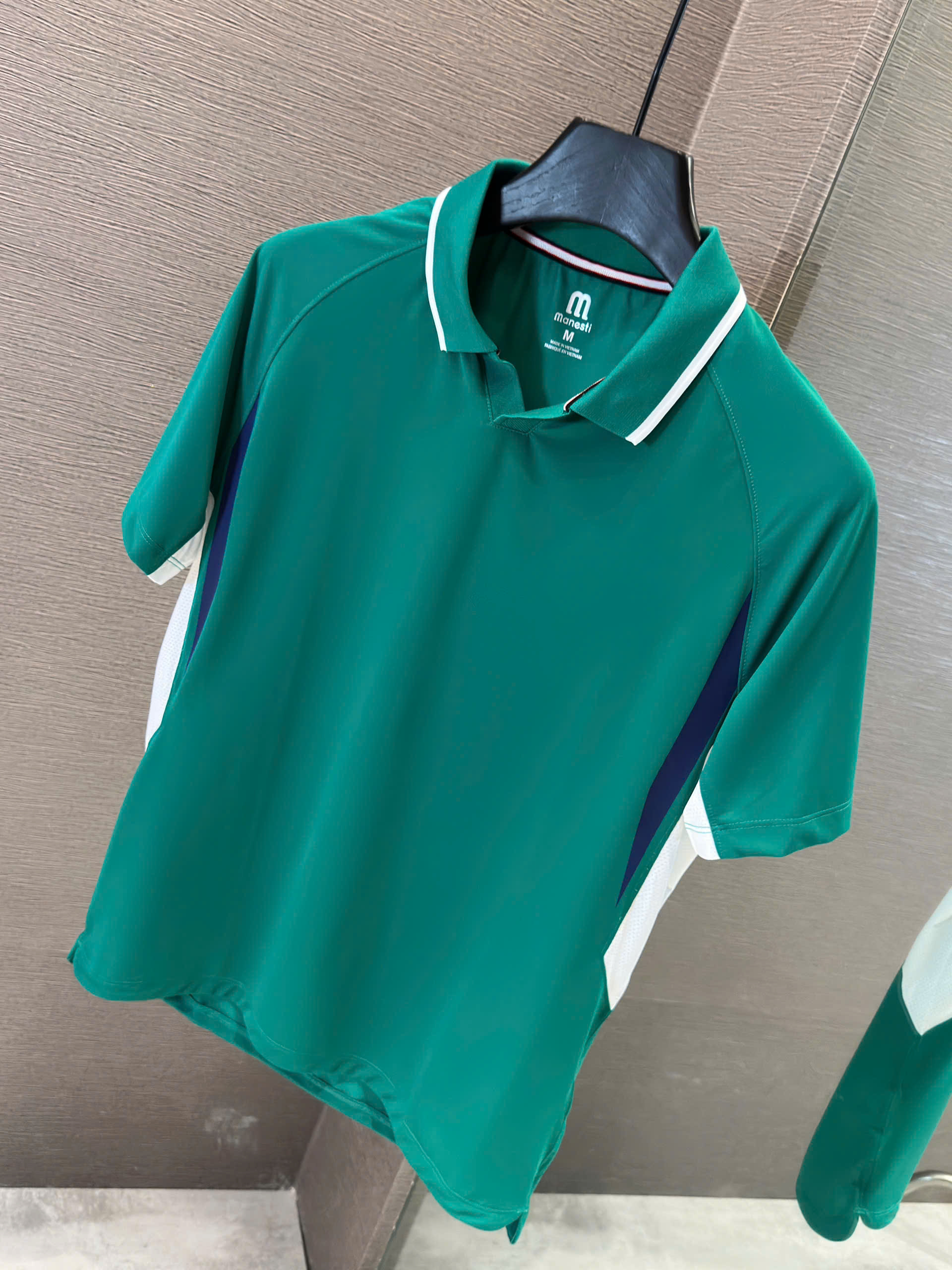 Set bộ thể thao hè Manesti cổ bẻ kẻ sườn Trắng Like Auth XS-XL VTN\Xanh Lá