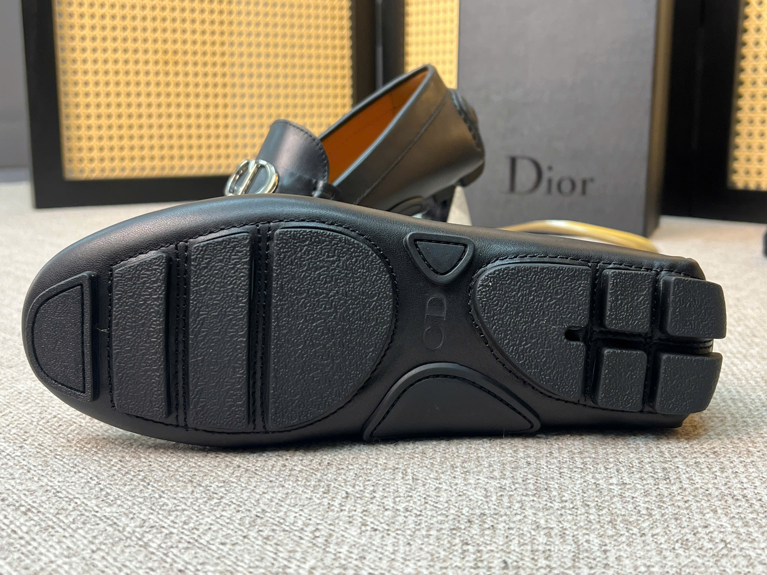 Giày moca Dior CD logo tag bạc da Bê Đen bóng Like Auth 38-43 VTN