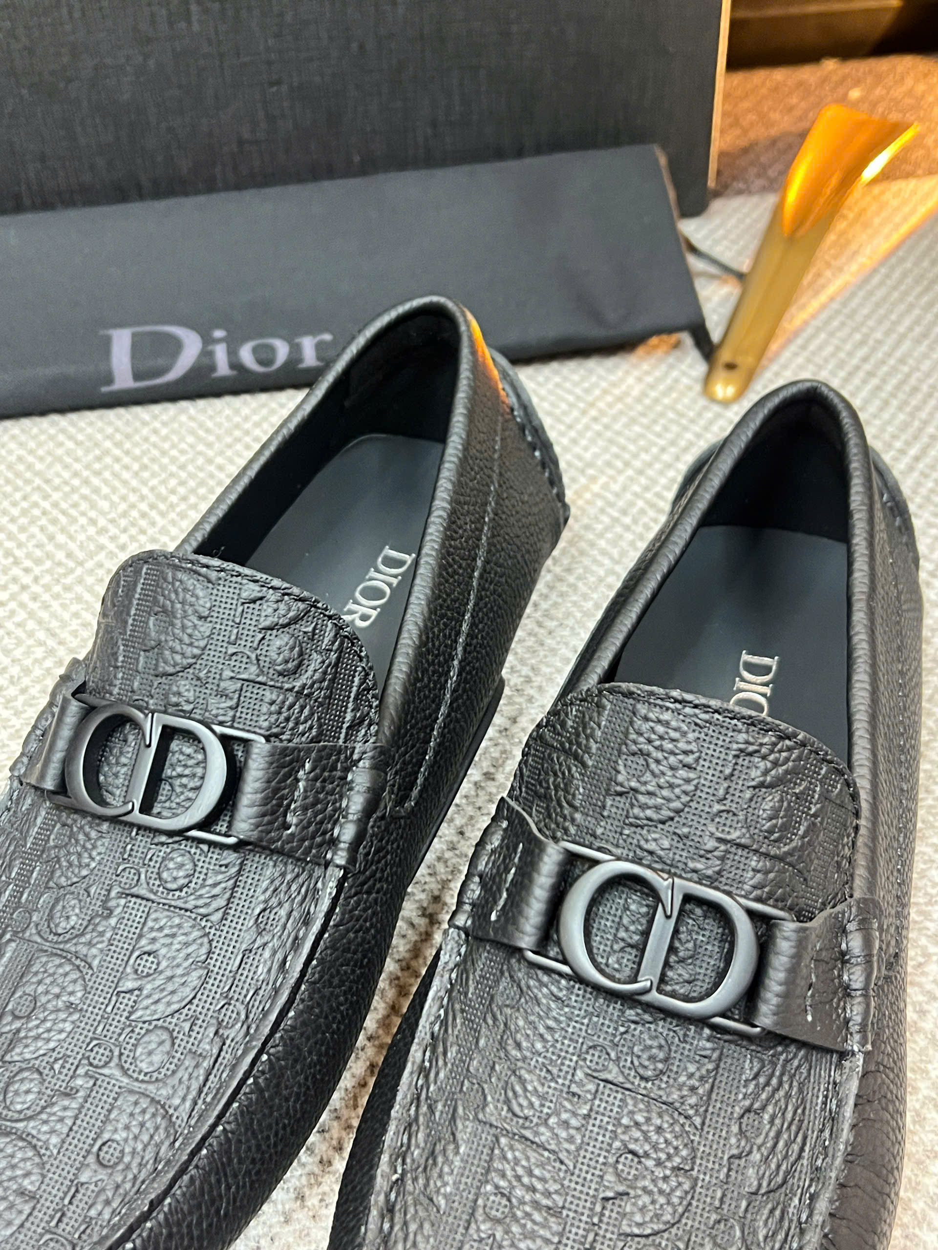 Giày moca Dior CD logo tag kim loại vân dập nổi Like Auth 38-43 VTN