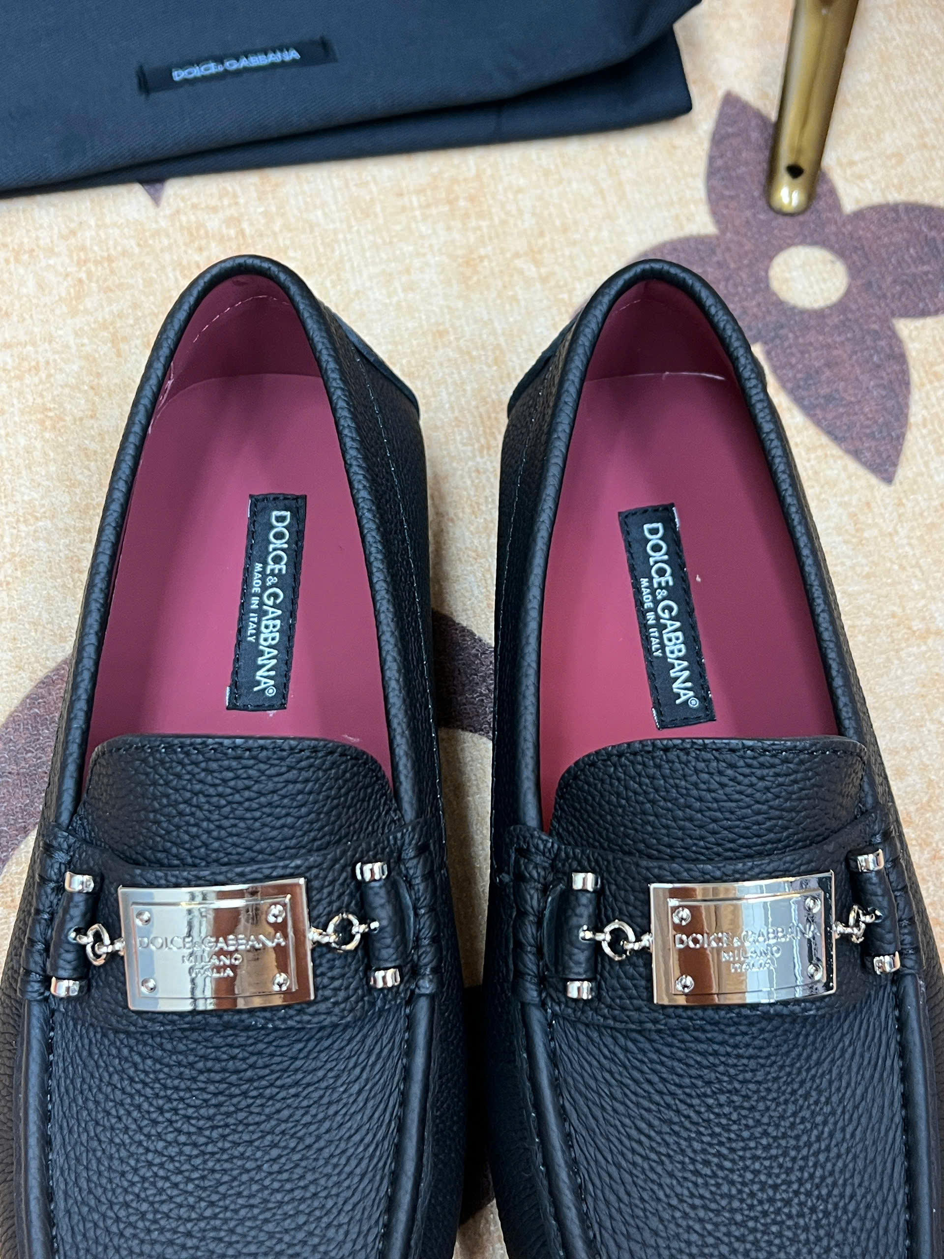 Giày moca Dolce Gabbana DG da Bê Xanh Than sần tag bạc vuông xích Like Auth 38-43 VTN