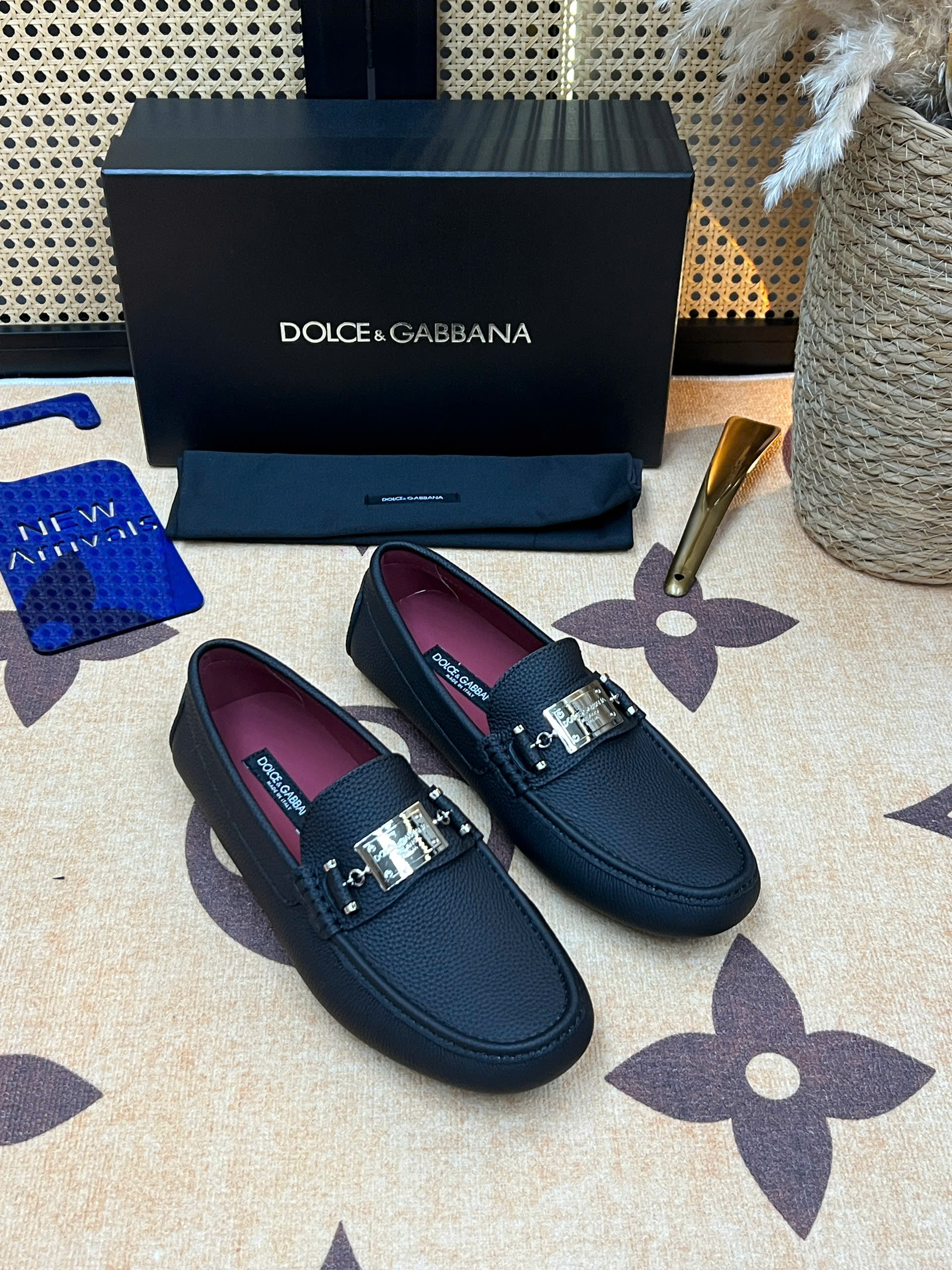 Giày moca Dolce Gabbana DG da Bê Xanh Than sần tag bạc vuông xích Like Auth 38-43 VTN