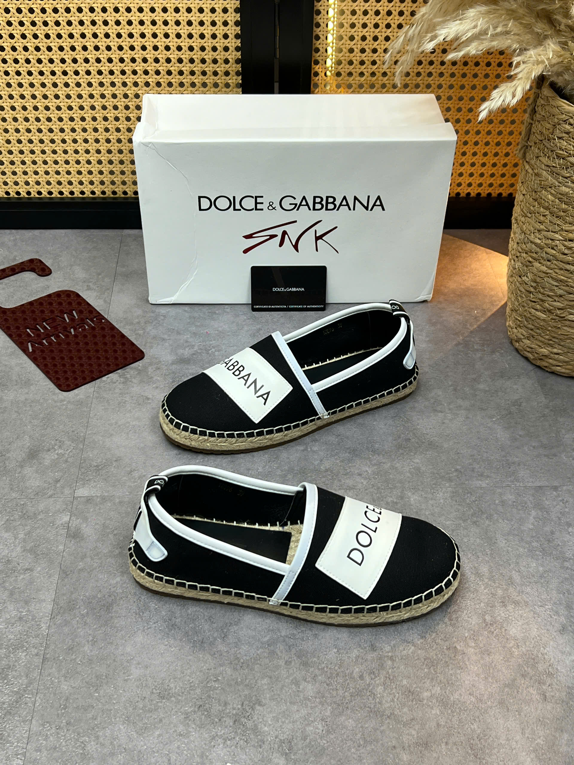 Giày slipon cói Dolce Gabbana DG Đen tag Trắng Like Auth 38-43 VTN