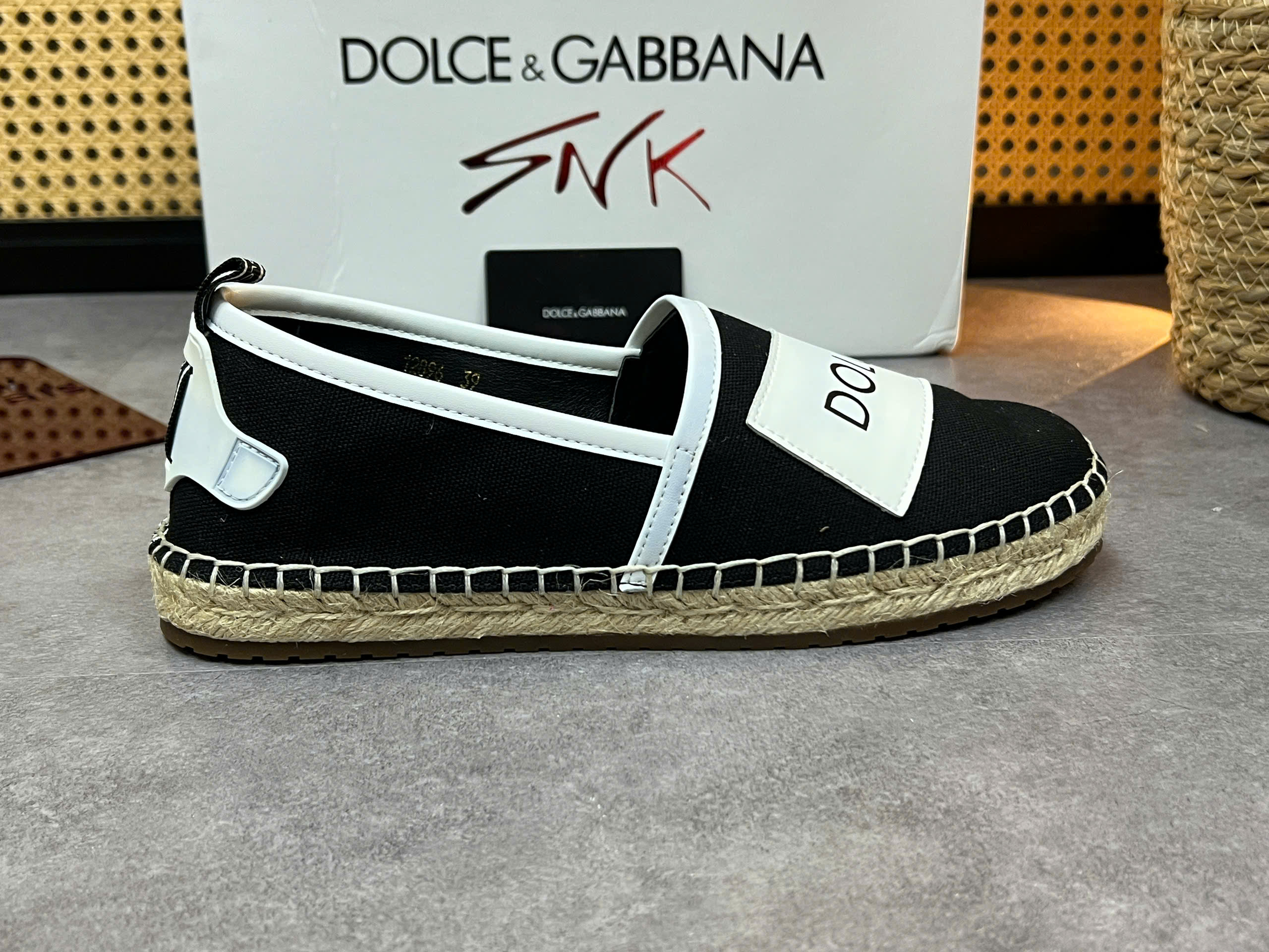 Giày slipon cói Dolce Gabbana DG Đen tag Trắng Like Auth 38-43 VTN