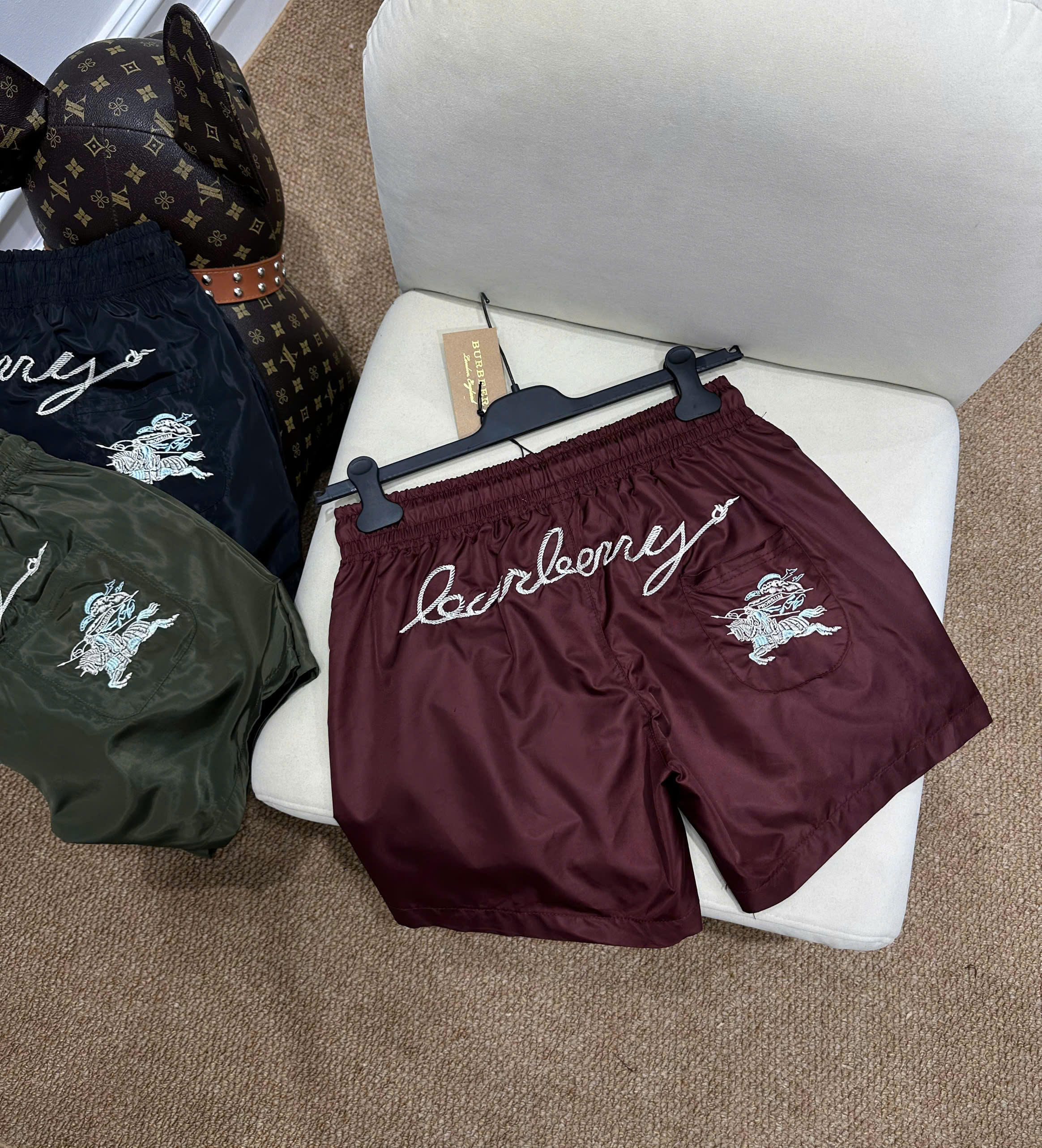 Quần short đùi gió Burberry BBR logo thêu kỵ sỹ ngựa bay túi sau Like Auth S-XL NV