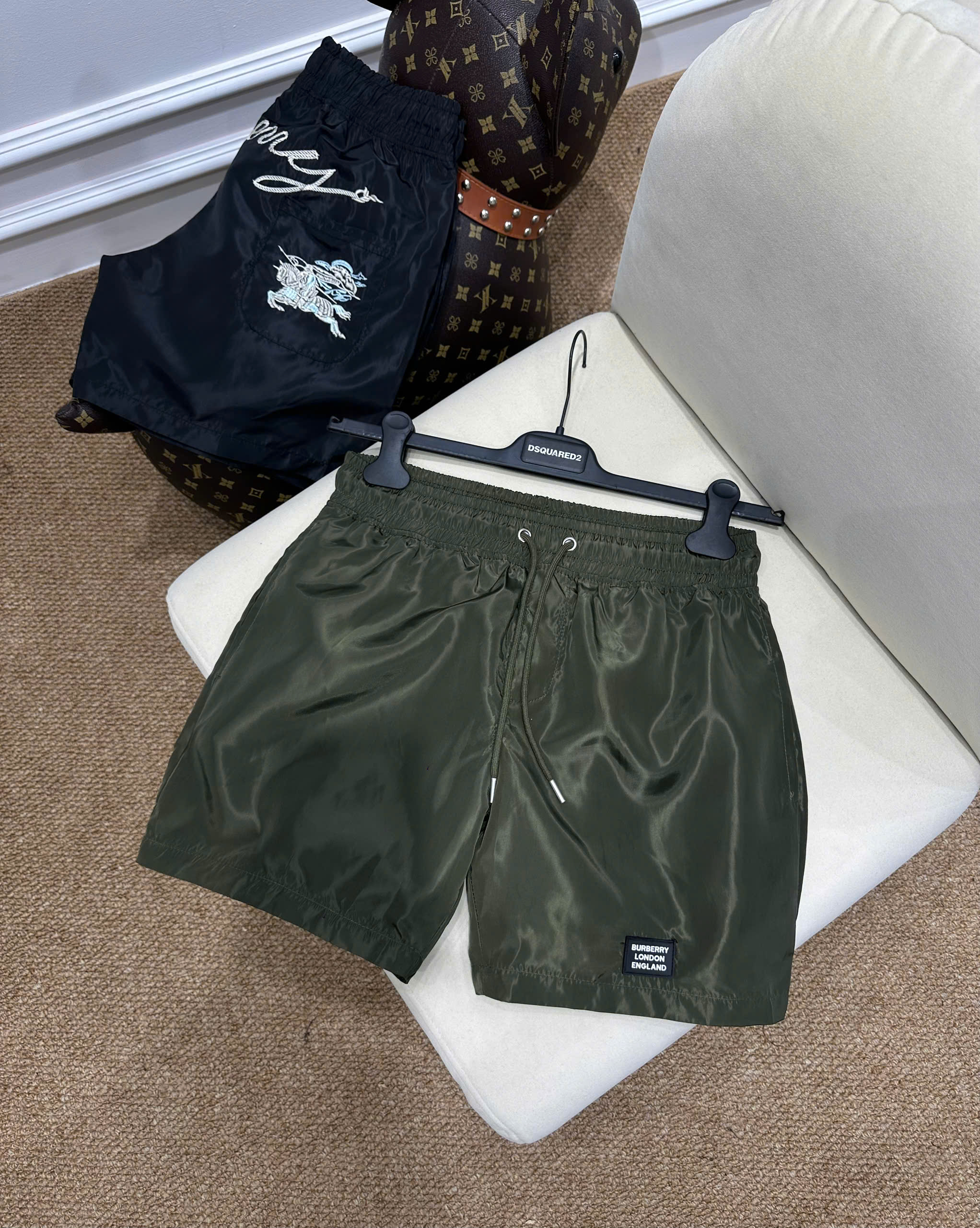 Quần short đùi gió Burberry BBR logo thêu kỵ sỹ ngựa bay túi sau Like Auth S-XL NV