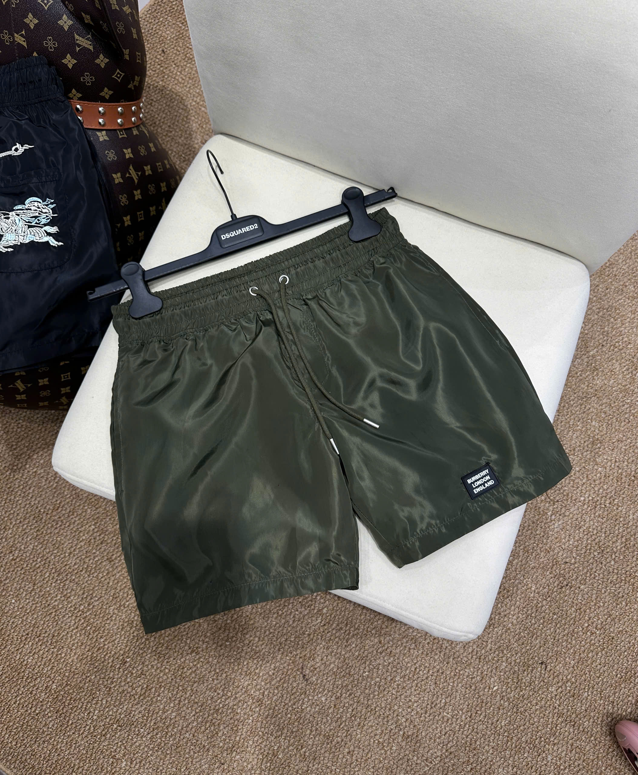 Quần short đùi gió Burberry BBR logo thêu kỵ sỹ ngựa bay túi sau Like Auth S-XL NV
