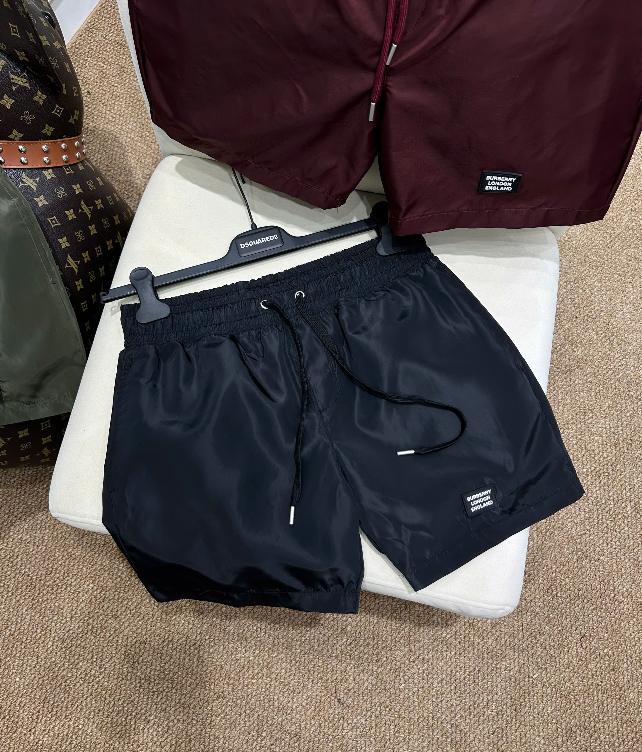 Quần short đùi gió Burberry BBR logo thêu kỵ sỹ ngựa bay túi sau Like Auth S-XL NV