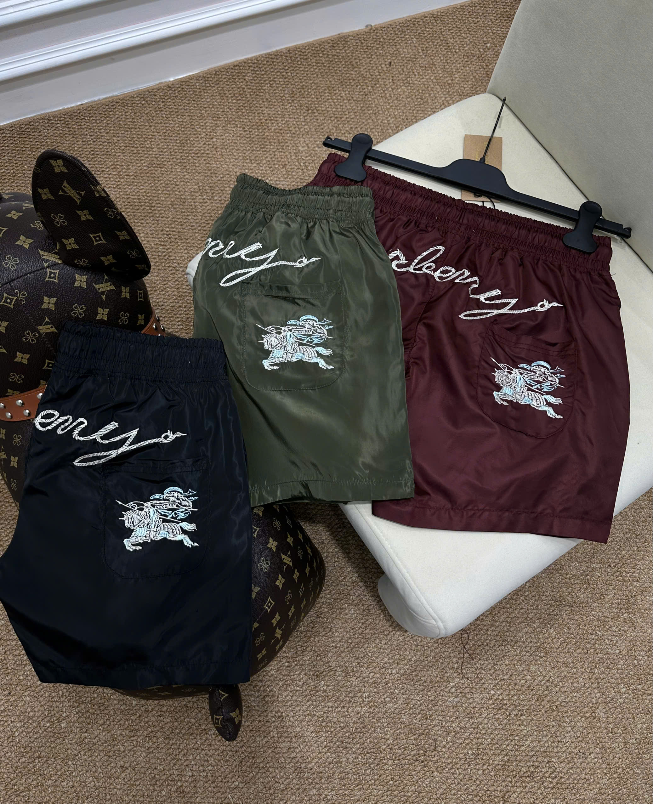 Quần short đùi gió Burberry BBR logo thêu kỵ sỹ ngựa bay túi sau Like Auth S-XL NV
