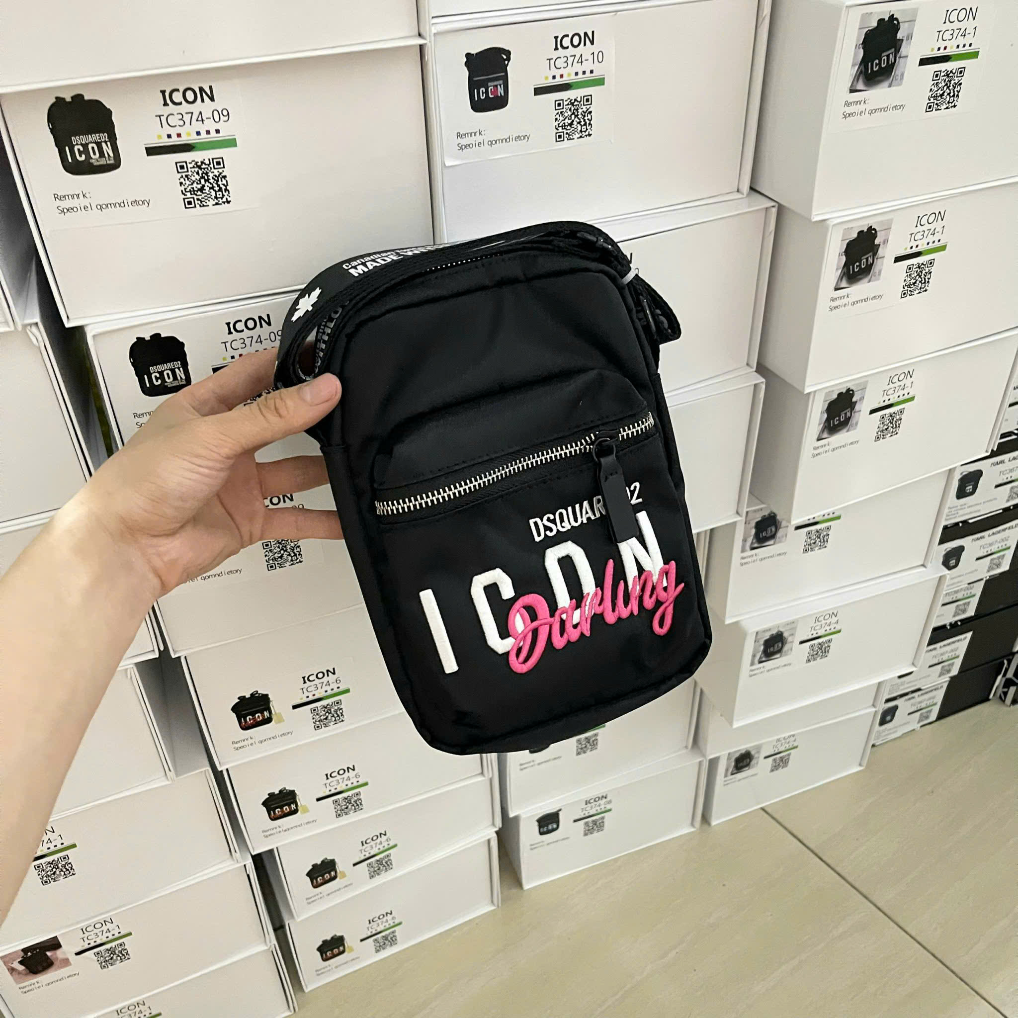Túi đeo chéo mini Dsquared2 DSQ icon new 2026 Like Auth NV