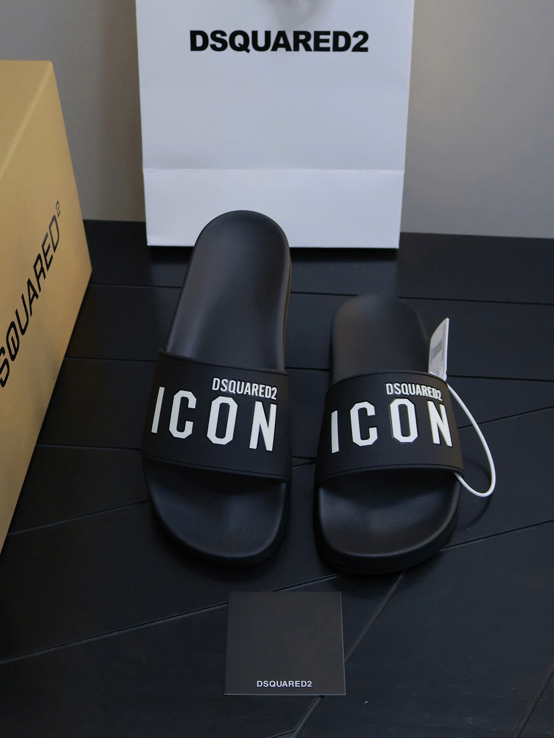 Dép lê Dsquared2 DSQ logo nổi quai new 2026 Like Auth 38-43 VTN