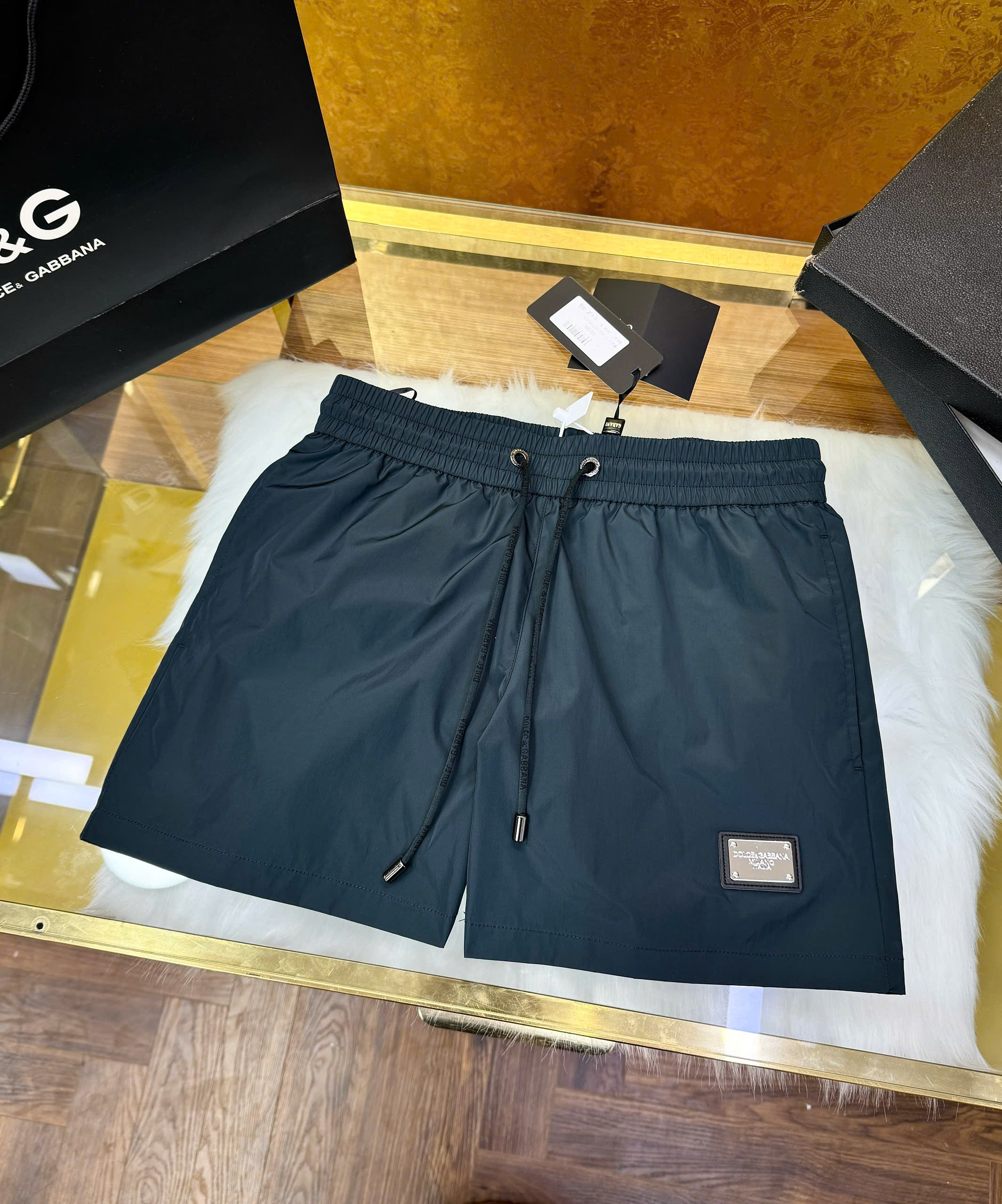 Quần short đùi gió Dolce Gabbana DG basic logo tag vuông đùi Like Auth 44-48 CD