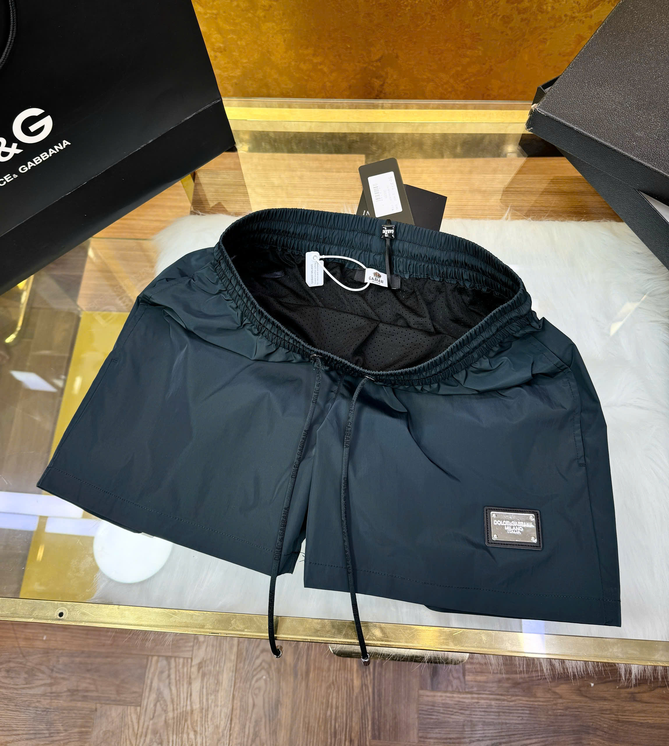 Quần short đùi gió Dolce Gabbana DG basic logo tag vuông đùi Like Auth 44-48 CD