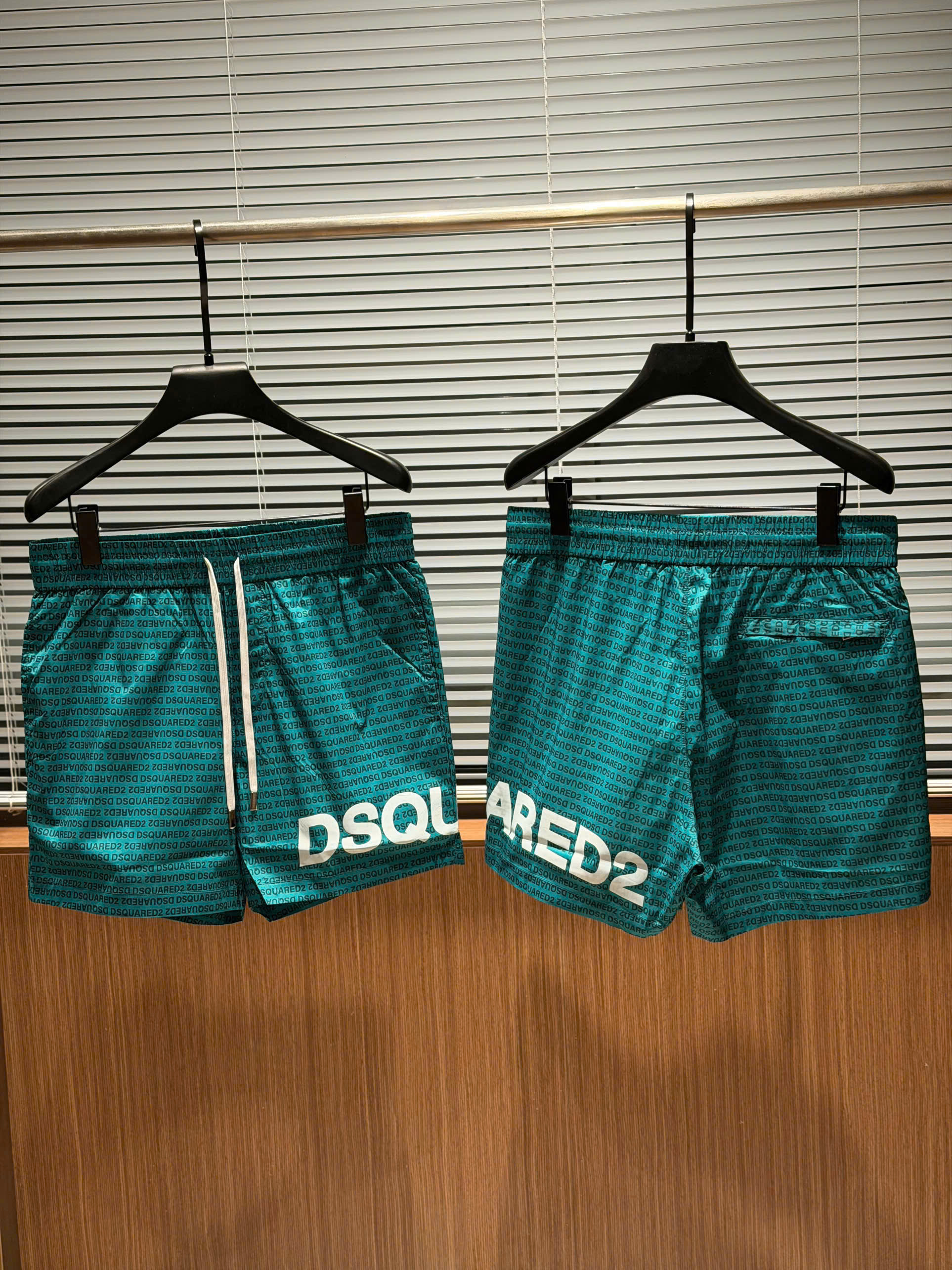 Quần short đùi gió Dsquared2 DSQ Xanh logo check chữ Trắng Like Auth S-XL MK
