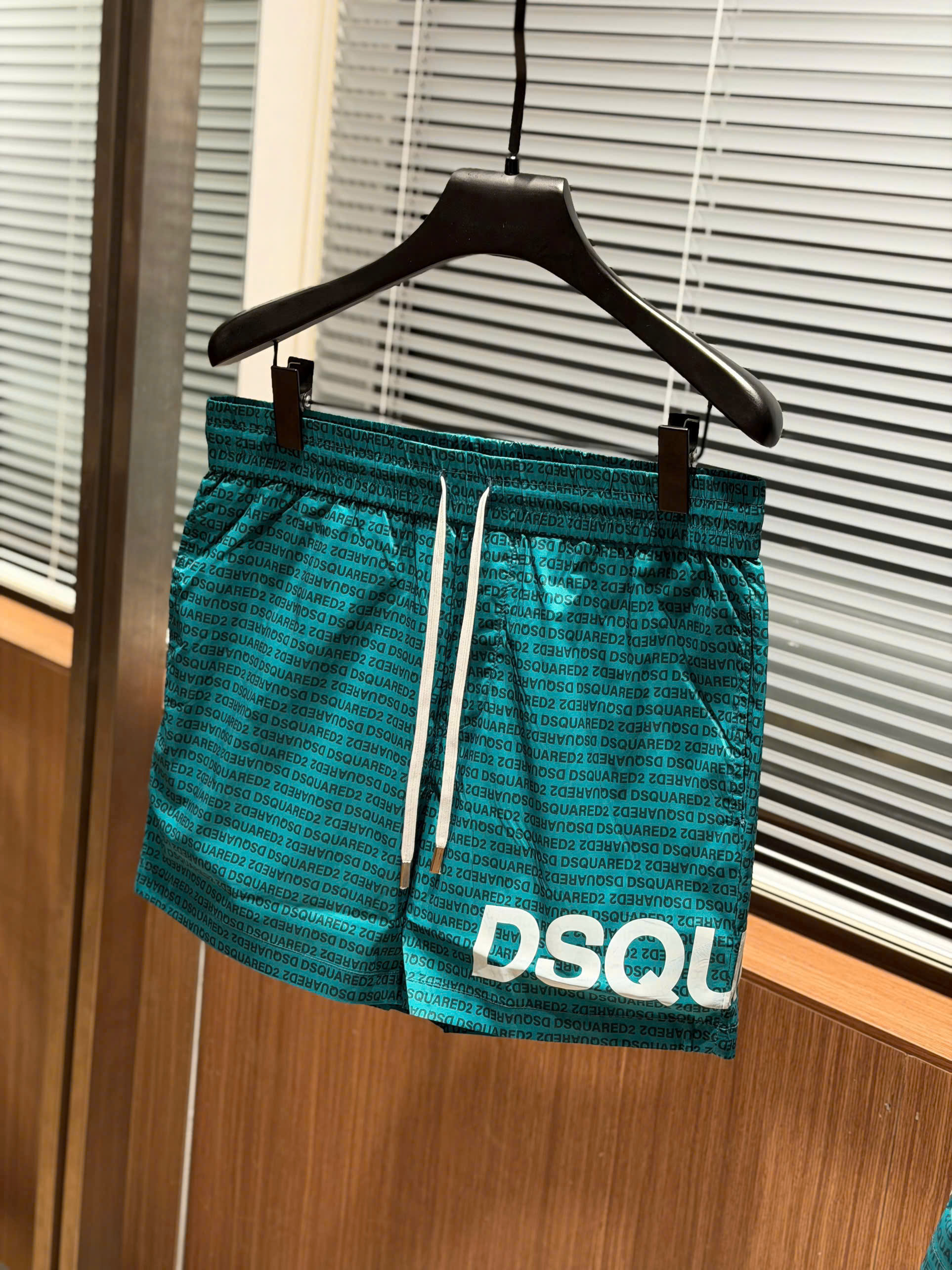 Quần short đùi gió Dsquared2 DSQ Xanh logo check chữ Trắng Like Auth S-XL MK