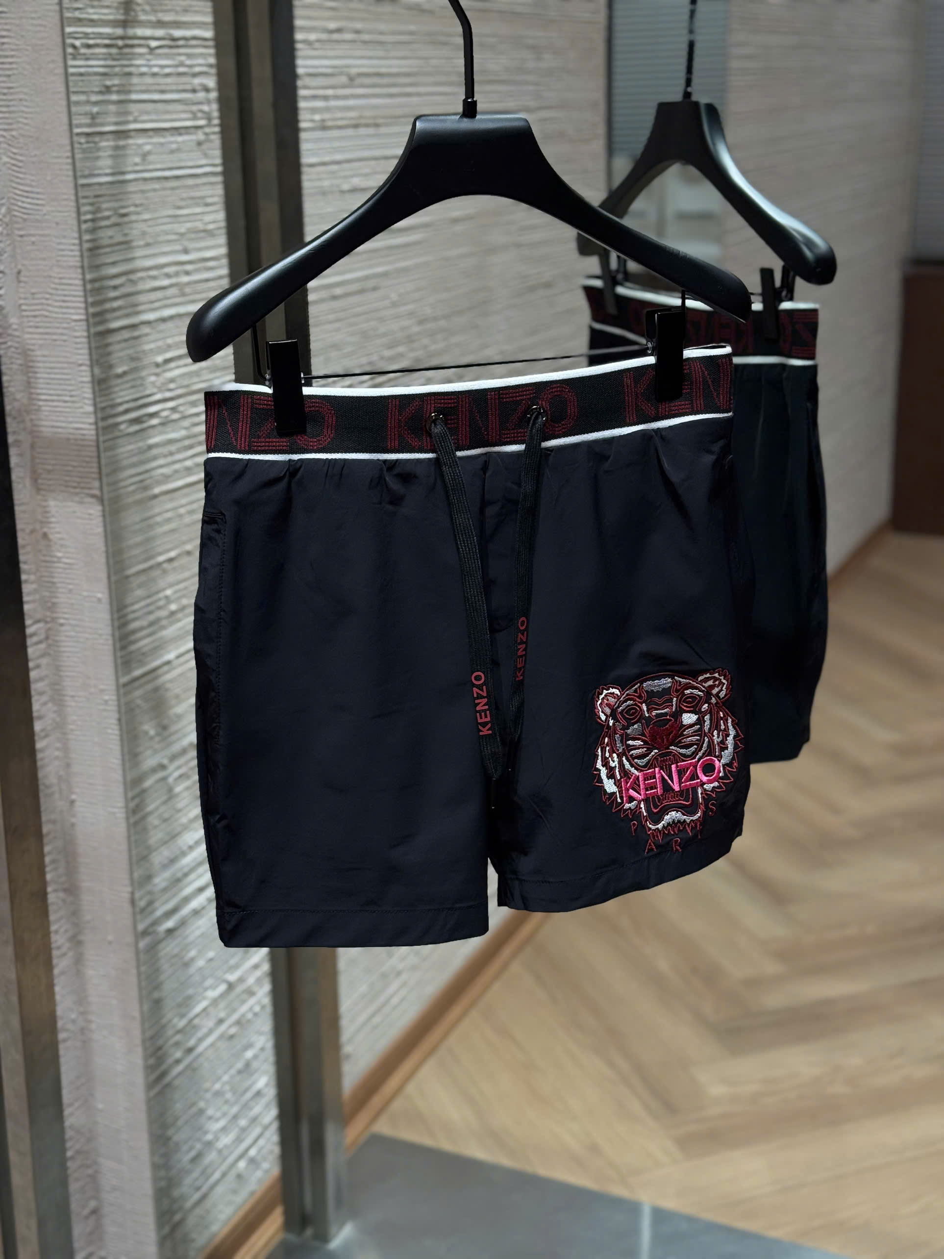 Quần short đùi gió Kenzo KZ Đen bo cạp thêu mặt hổ Đỏ Like Auth S-XL NV