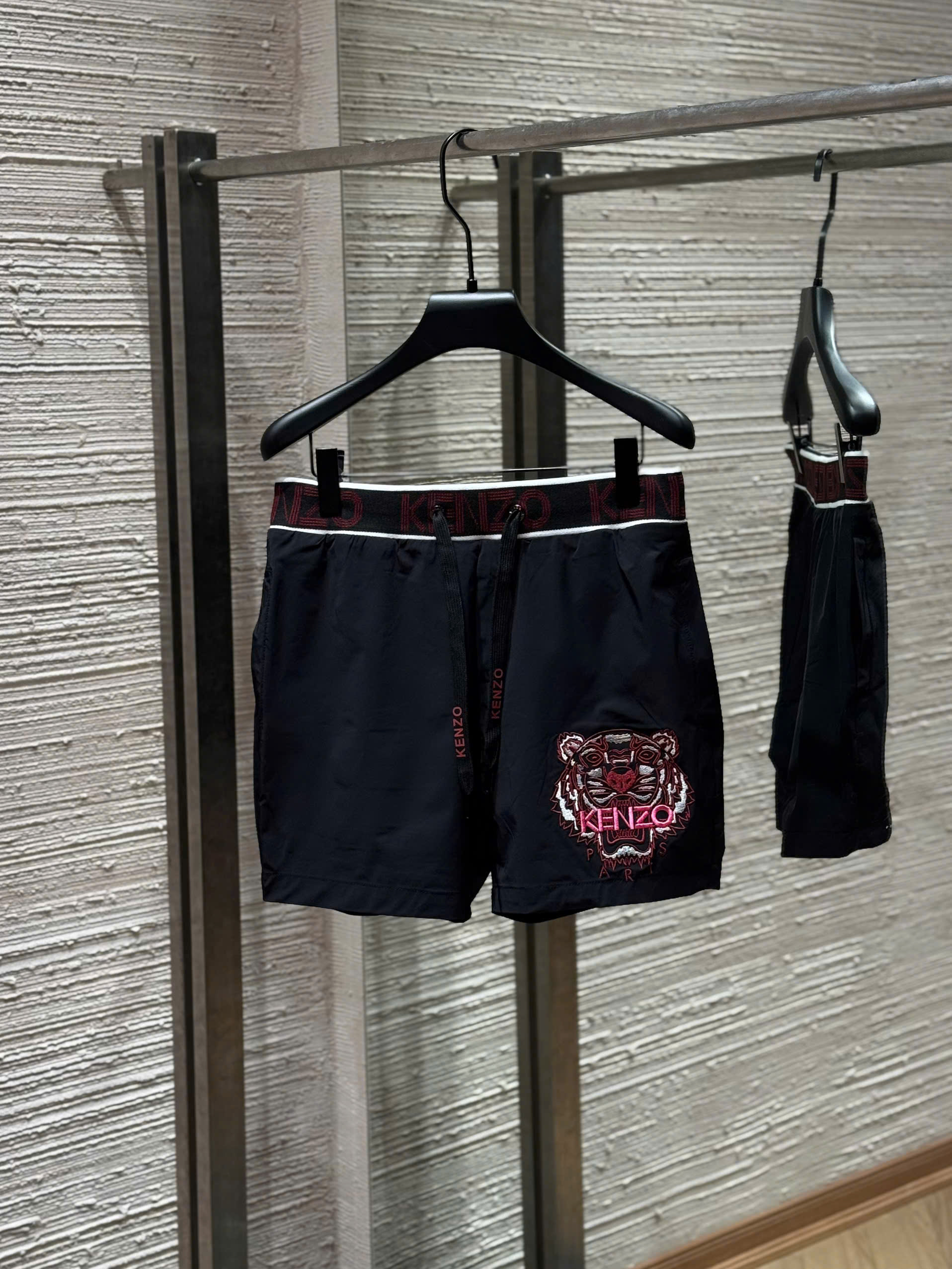 Quần short đùi gió Kenzo KZ Đen bo cạp thêu mặt hổ Đỏ Like Auth S-XL NV