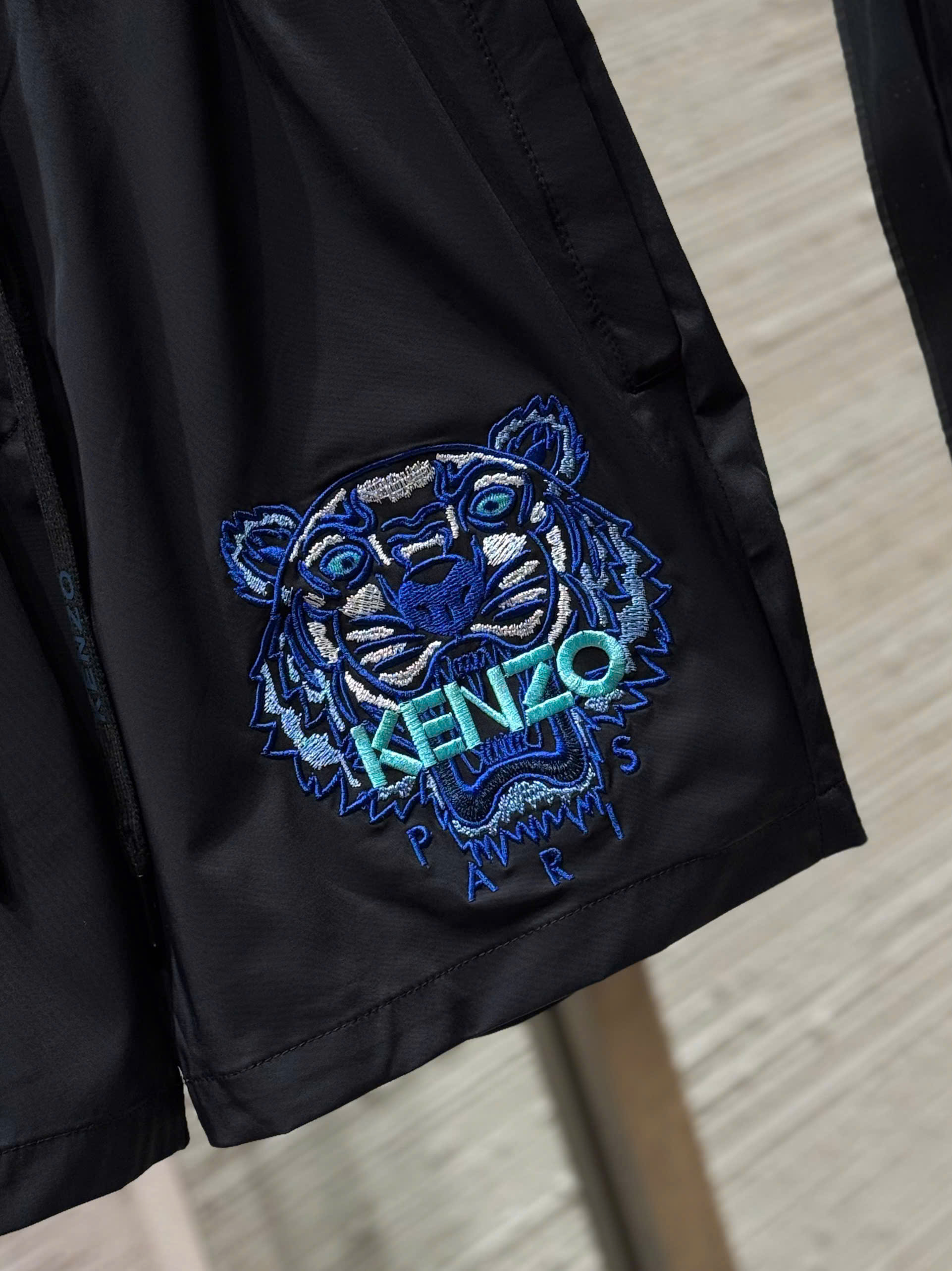 Quần short đùi gió Kenzo KZ Đen bo cạp thêu mặt hổ Xanh Like Auth S-XL NV