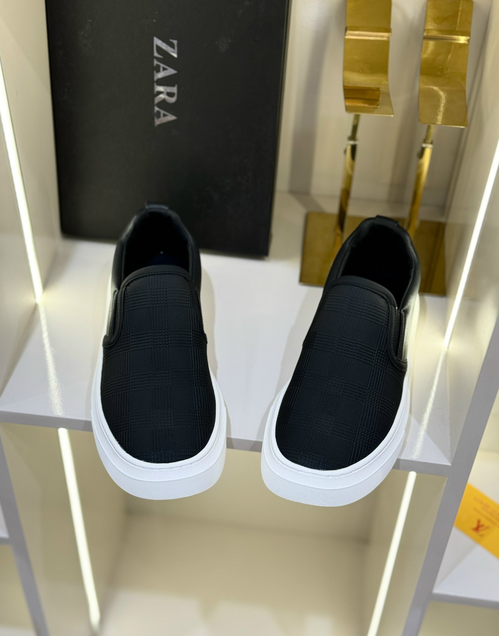 Giày Slipon Dior CD Đen kẻ sọc nổi Like Auth Fullbox phụ kiện CD