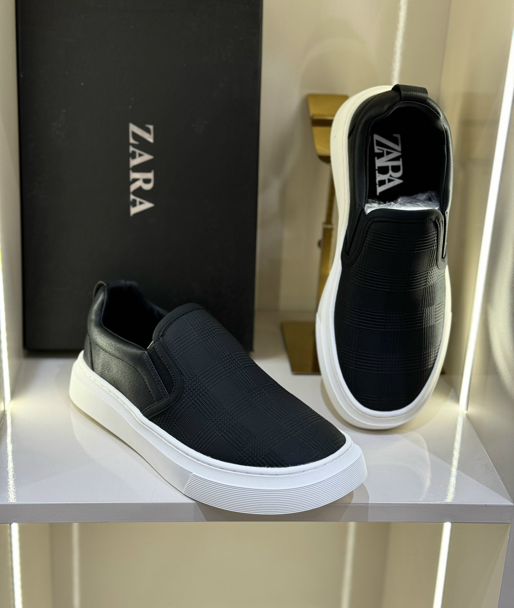 Giày Slipon Dior CD Đen kẻ sọc nổi Like Auth Fullbox phụ kiện CD