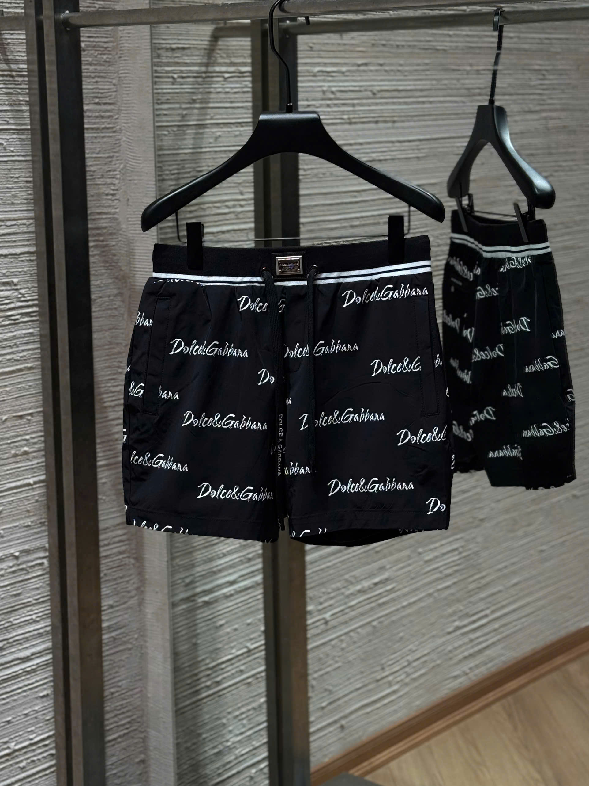 Quần short đùi Dolce Gabbana DG logo full bo cạp tag vuông Like Auth 44-50 MK