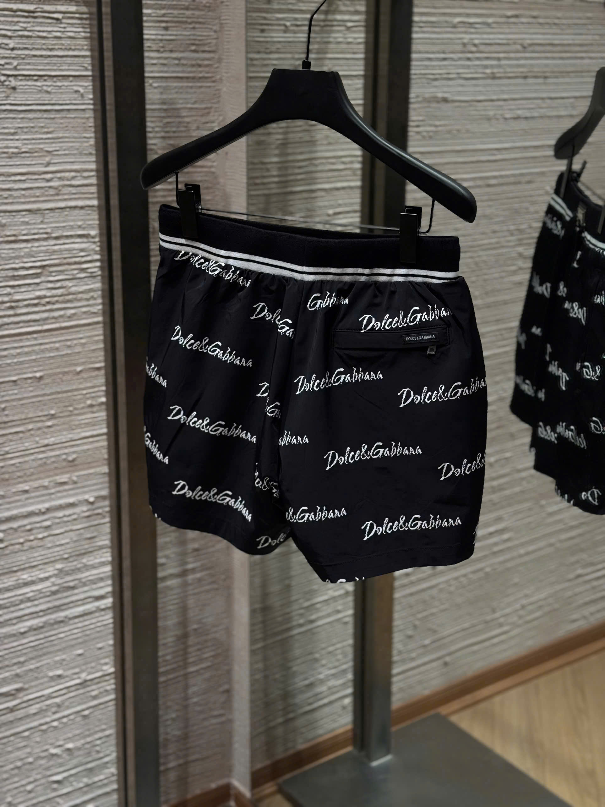 Quần short đùi Dolce Gabbana DG logo full bo cạp tag vuông Like Auth 44-50 MK