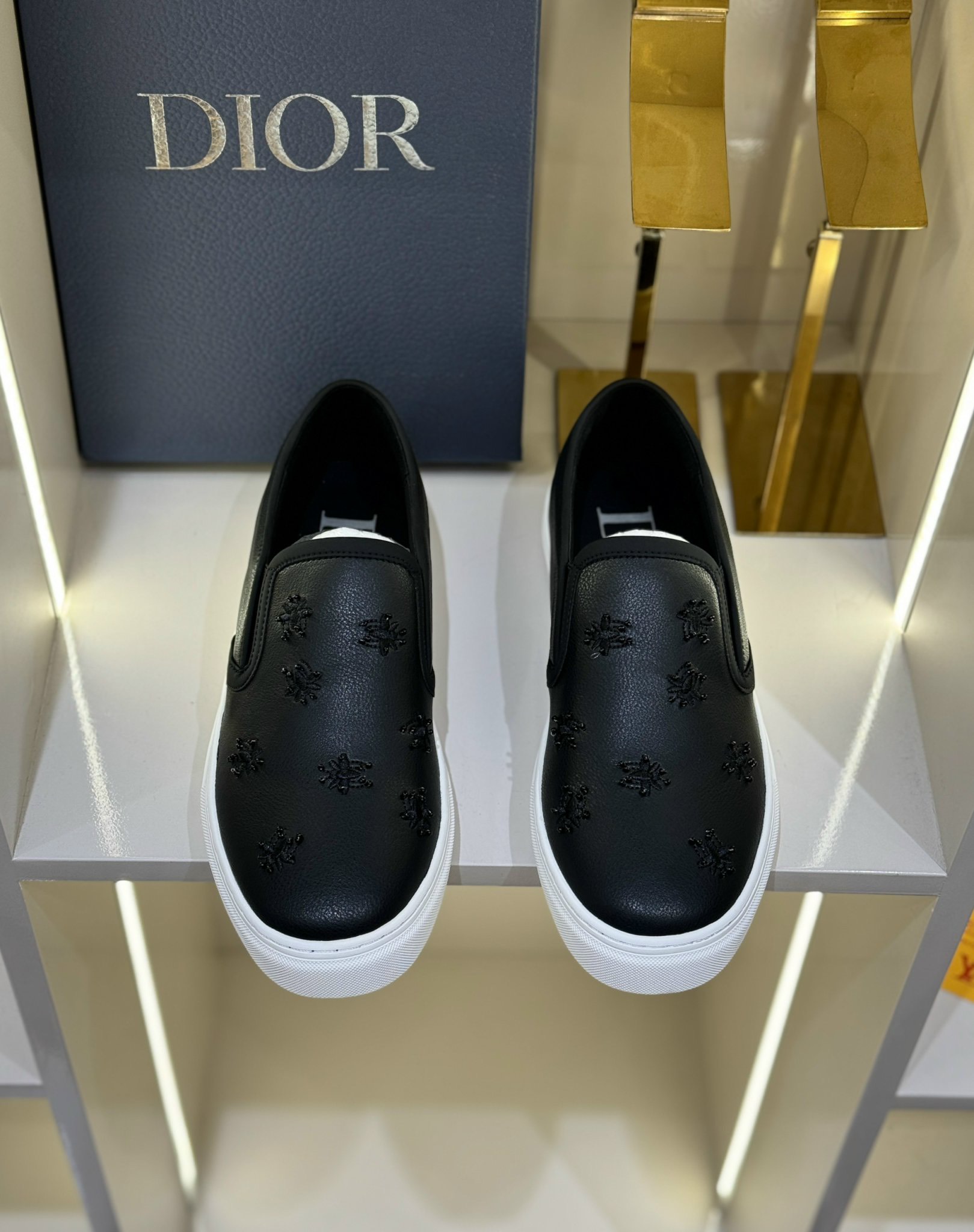 Giày Slipon Dior CD Đen họa tiết Ong thêu nổi Like Auth Fullbox phụ kiện CD