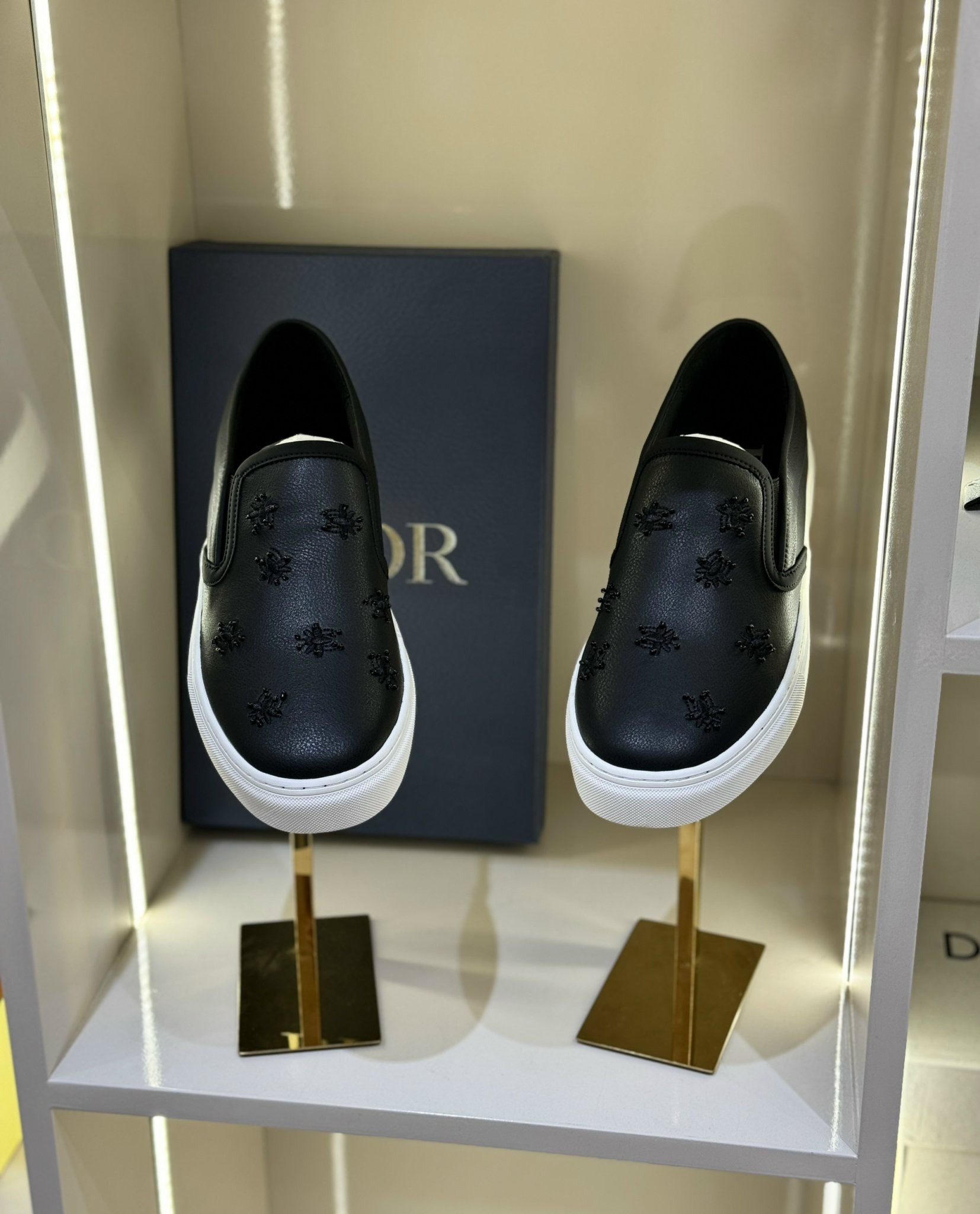 Giày Slipon Dior CD Đen họa tiết Ong thêu nổi Like Auth Fullbox phụ kiện CD