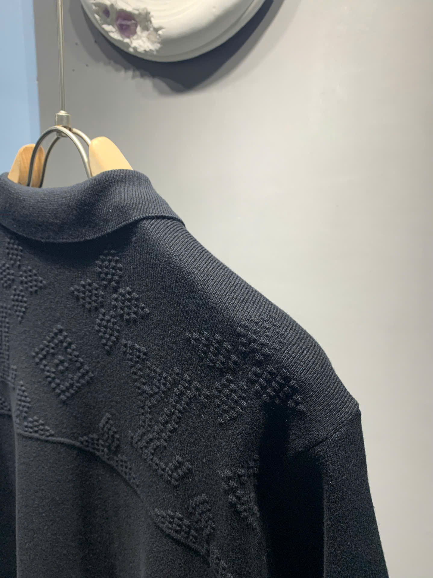 Áo sơ mi len Louis Vuitton LV túi ngực logo dập nổi vai ngực Like Auth S-L DDT