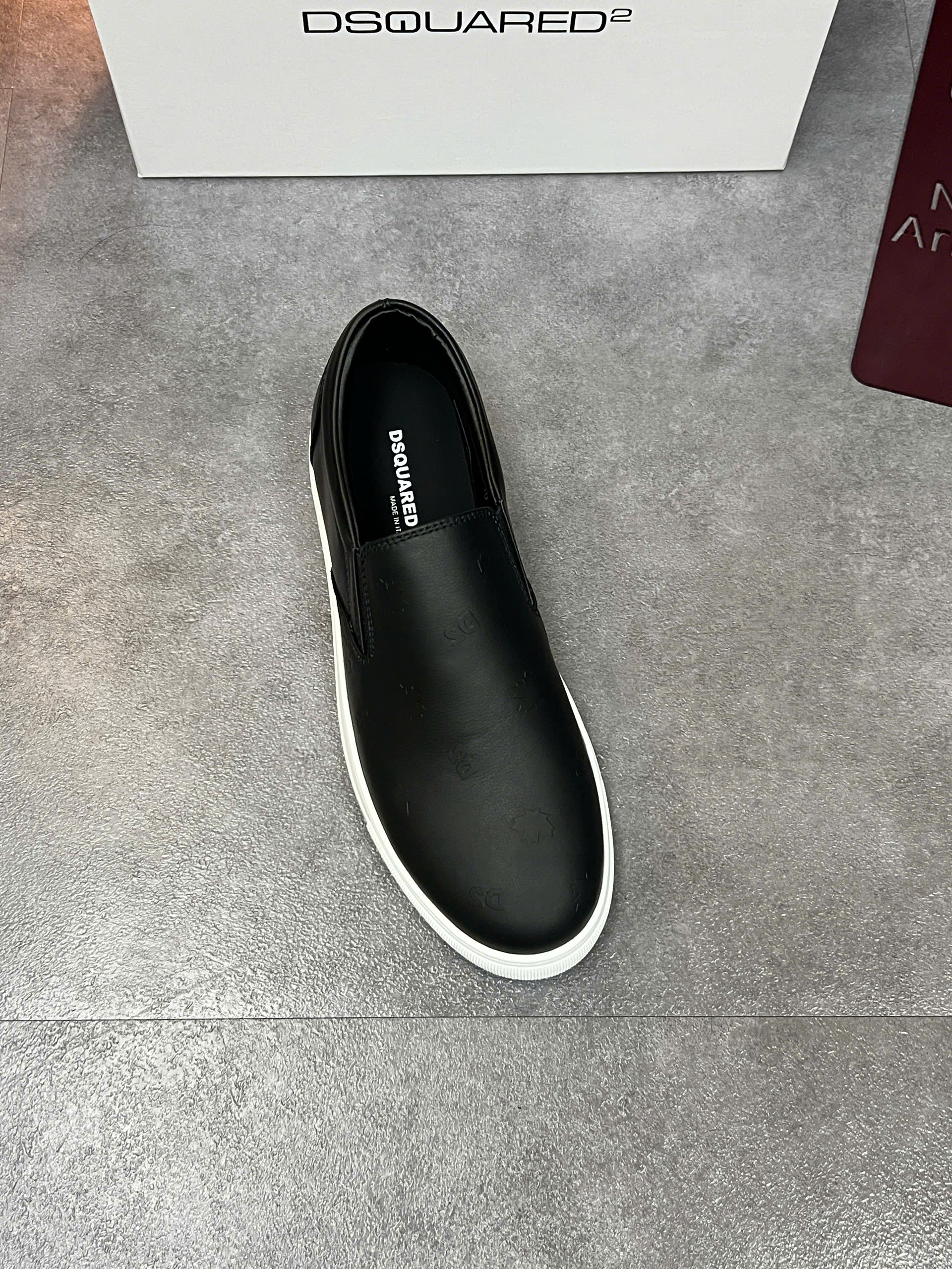 Giày slipon Dsquared2 DSQ D2 họa tiết chữ nổi lá cần Like Auth 38-43 VTN