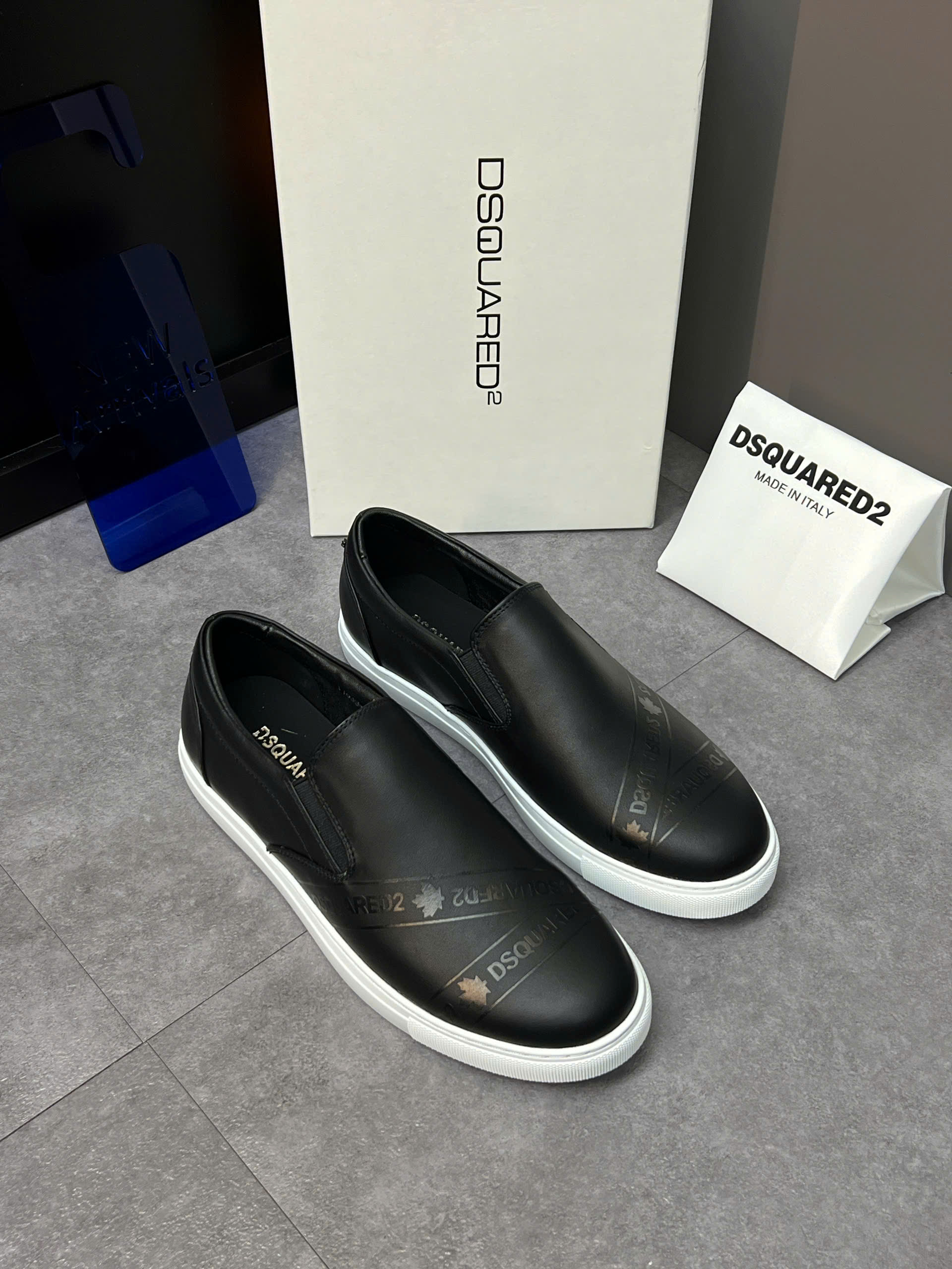 Giày slipon Dsquared2 DSQ D2 logo tag ngang lá cần Like Auth 38-43 VTN