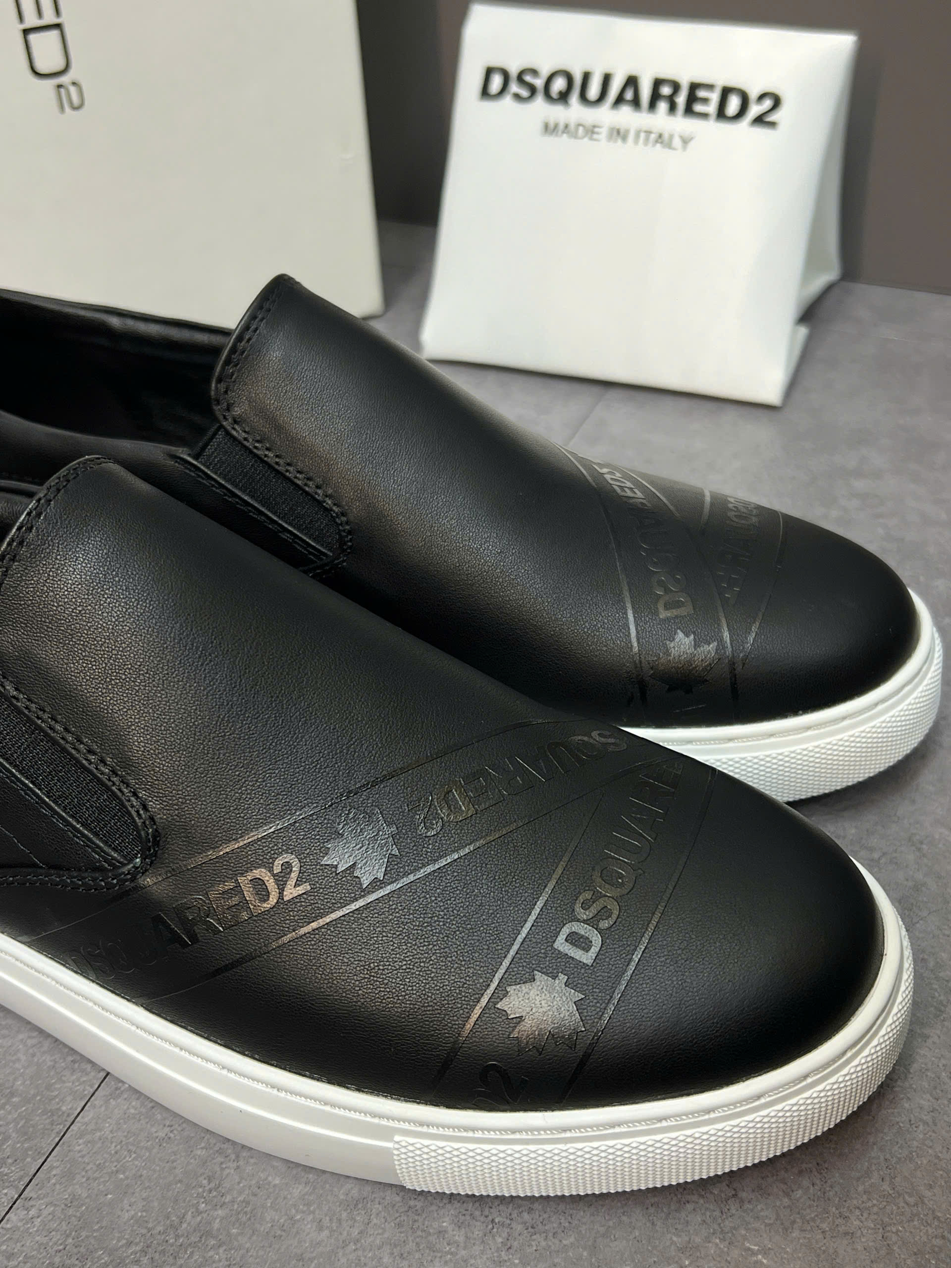 Giày slipon Dsquared2 DSQ D2 logo tag ngang lá cần Like Auth 38-43 VTN