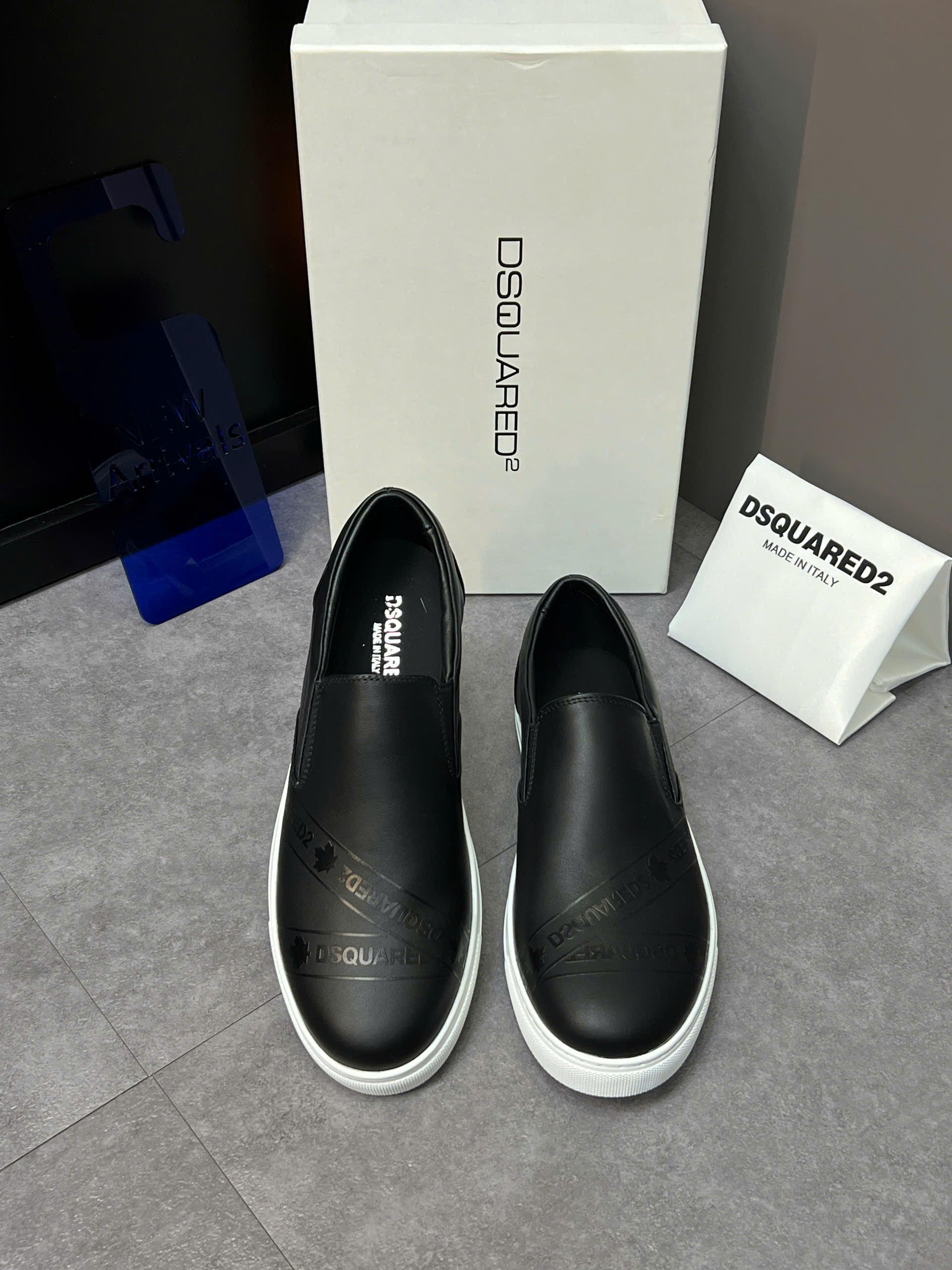 Giày slipon Dsquared2 DSQ D2 logo tag ngang lá cần Like Auth 38-43 VTN