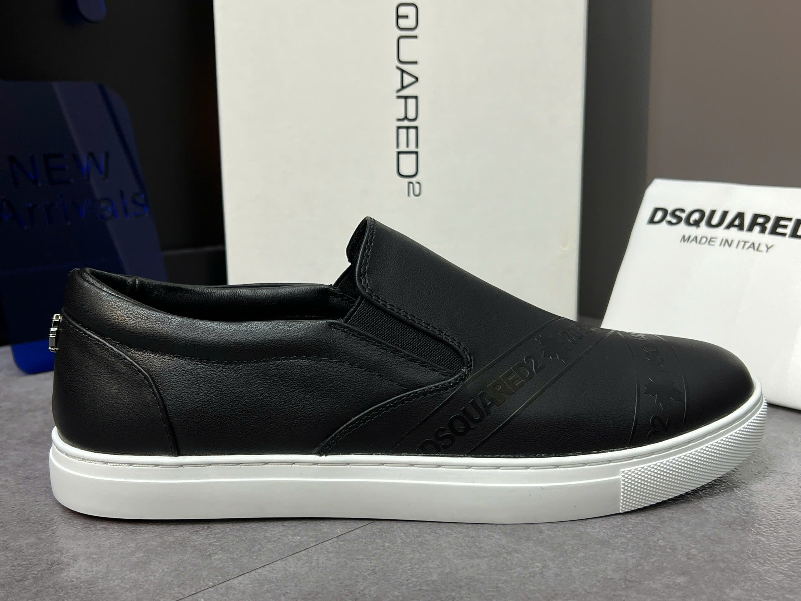 Giày slipon Dsquared2 DSQ D2 logo tag ngang lá cần Like Auth 38-43 VTN