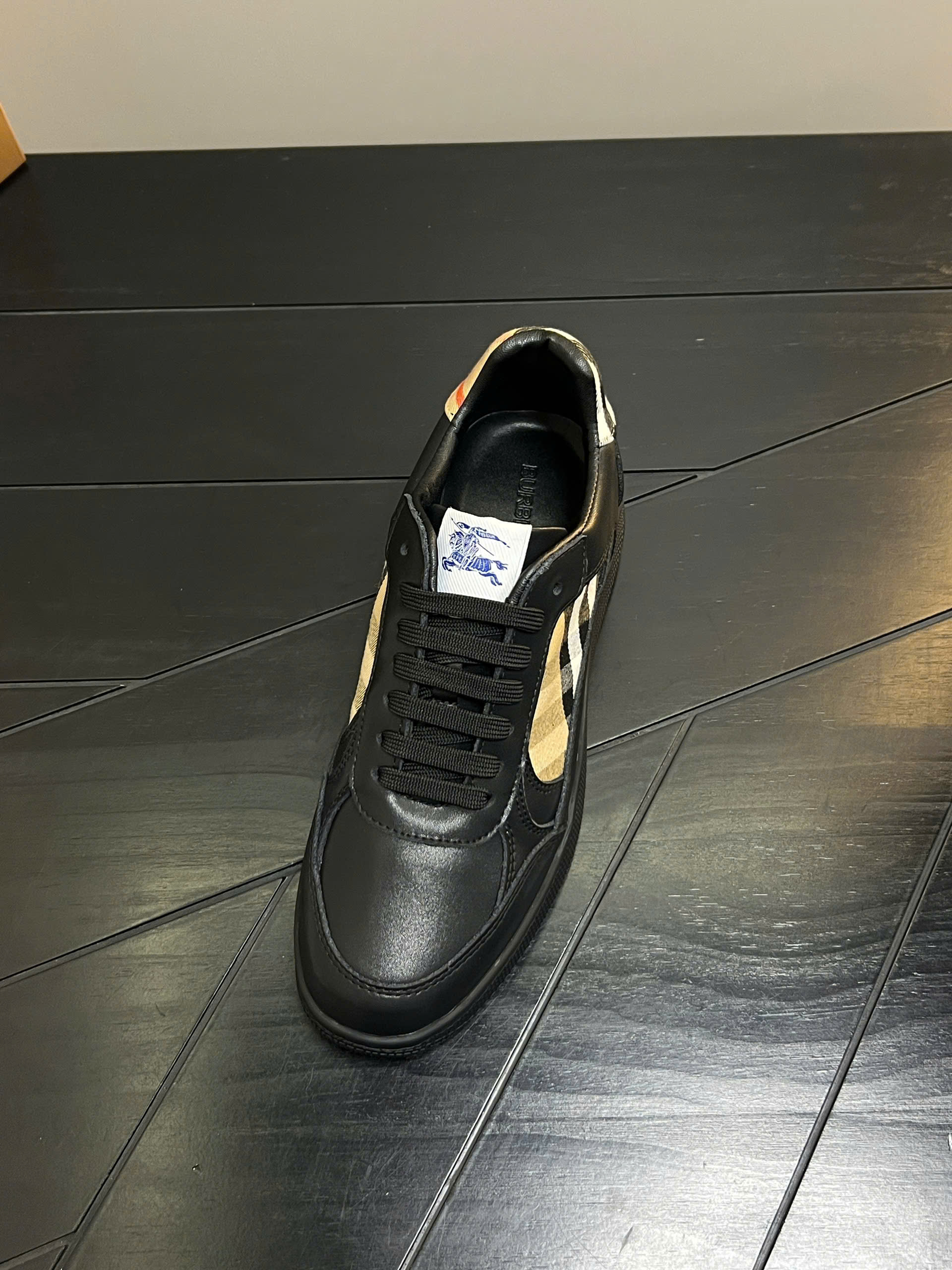 Giày sneaker Burberry BBR Terrace Leather Trắng kẻ sọc tag vải Caro Like Auth 38-43 VTN