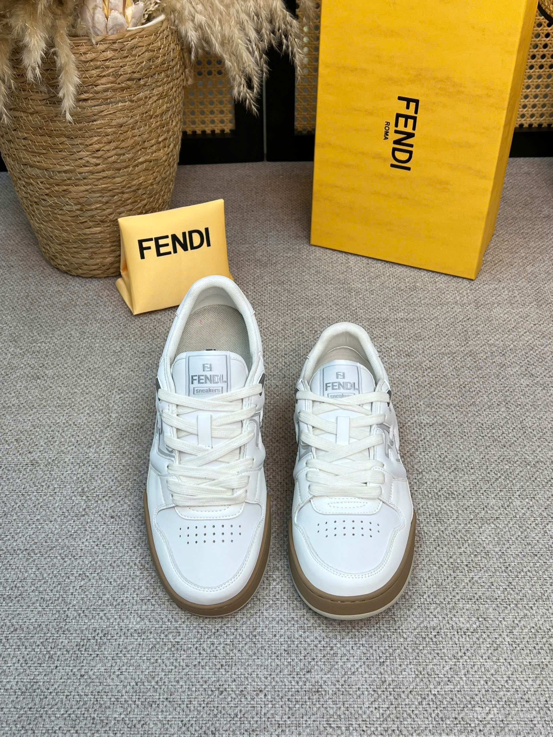 Giày sneaker Fendi FD Match Leather Low-Top Trắng logo nổi Like Auth 38-43 VTN