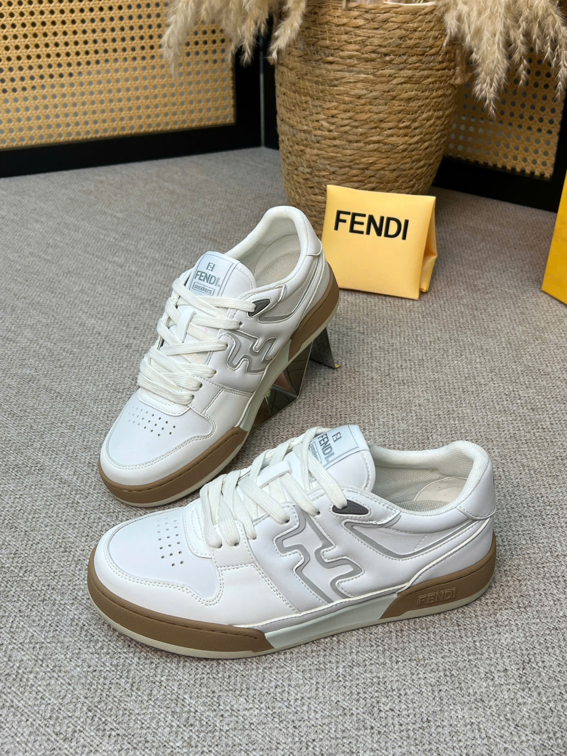 Giày sneaker Fendi FD Match Leather Low-Top Trắng logo nổi Like Auth 38-43 VTN
