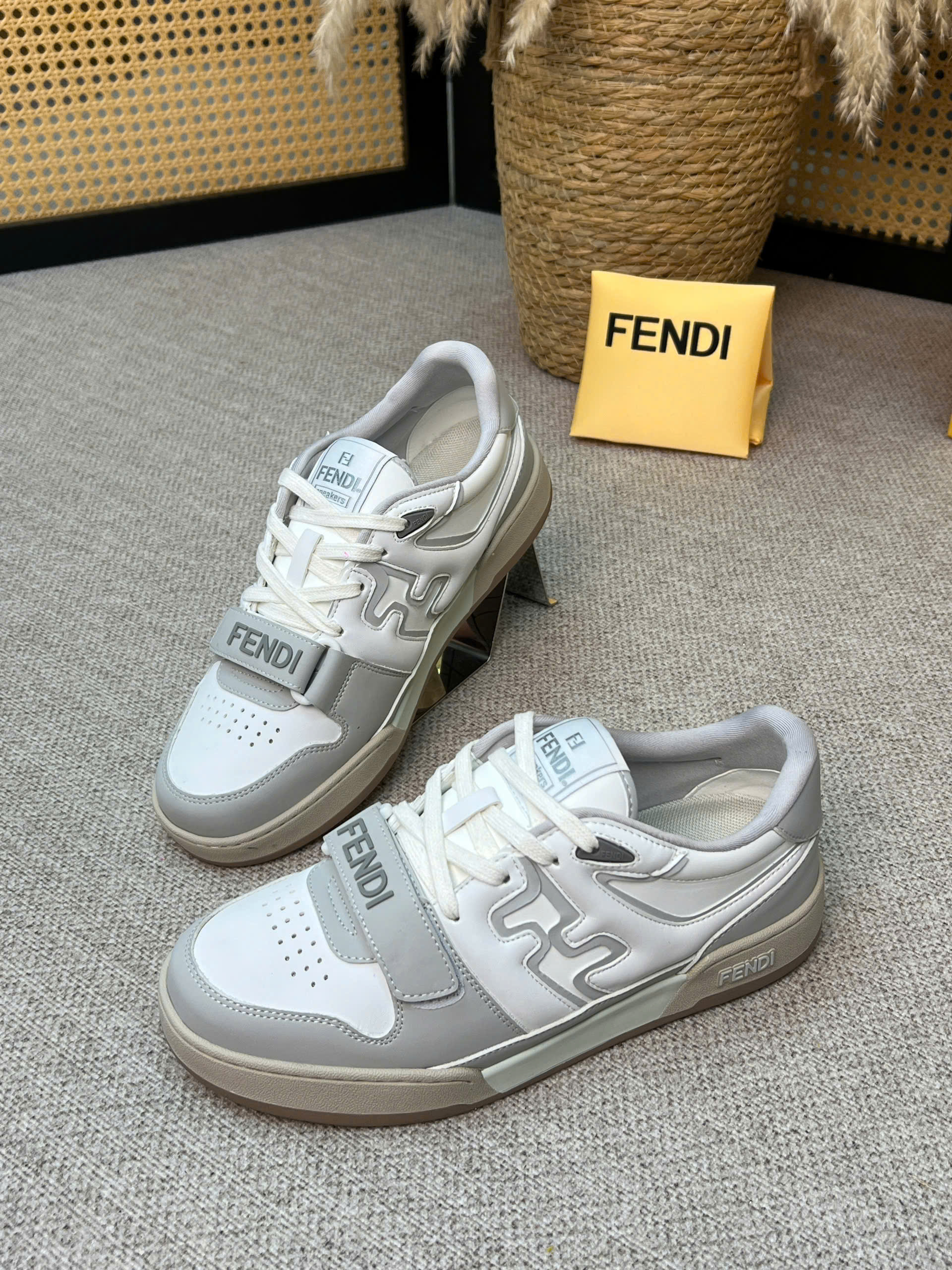 Giày sneaker Fendi FD Match Leather Low-Top Trắng Xám logo nổi Like Auth 38-43 VTN