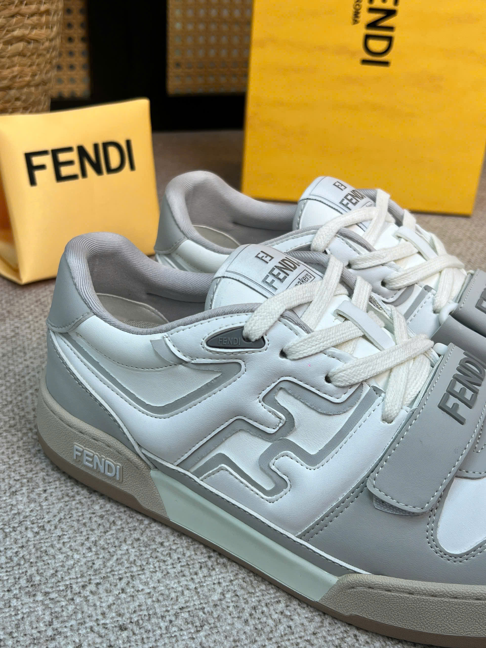 Giày sneaker Fendi FD Match Leather Low-Top Trắng Xám logo nổi Like Auth 38-43 VTN