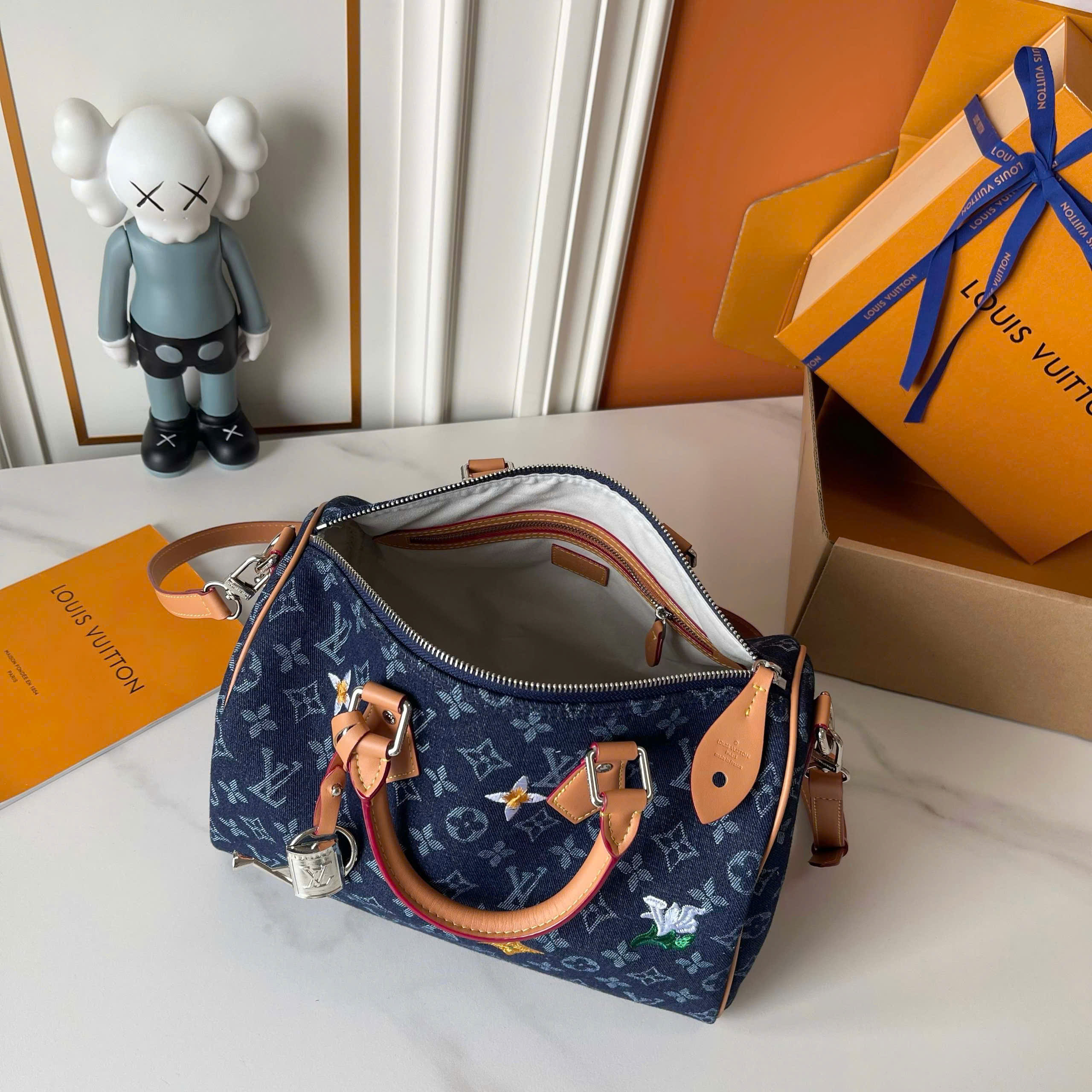 Túi trống Louis Vuitton LV Speedy Monogram Floral Denim Xanh Than Like Auth 30x21x17 PLD