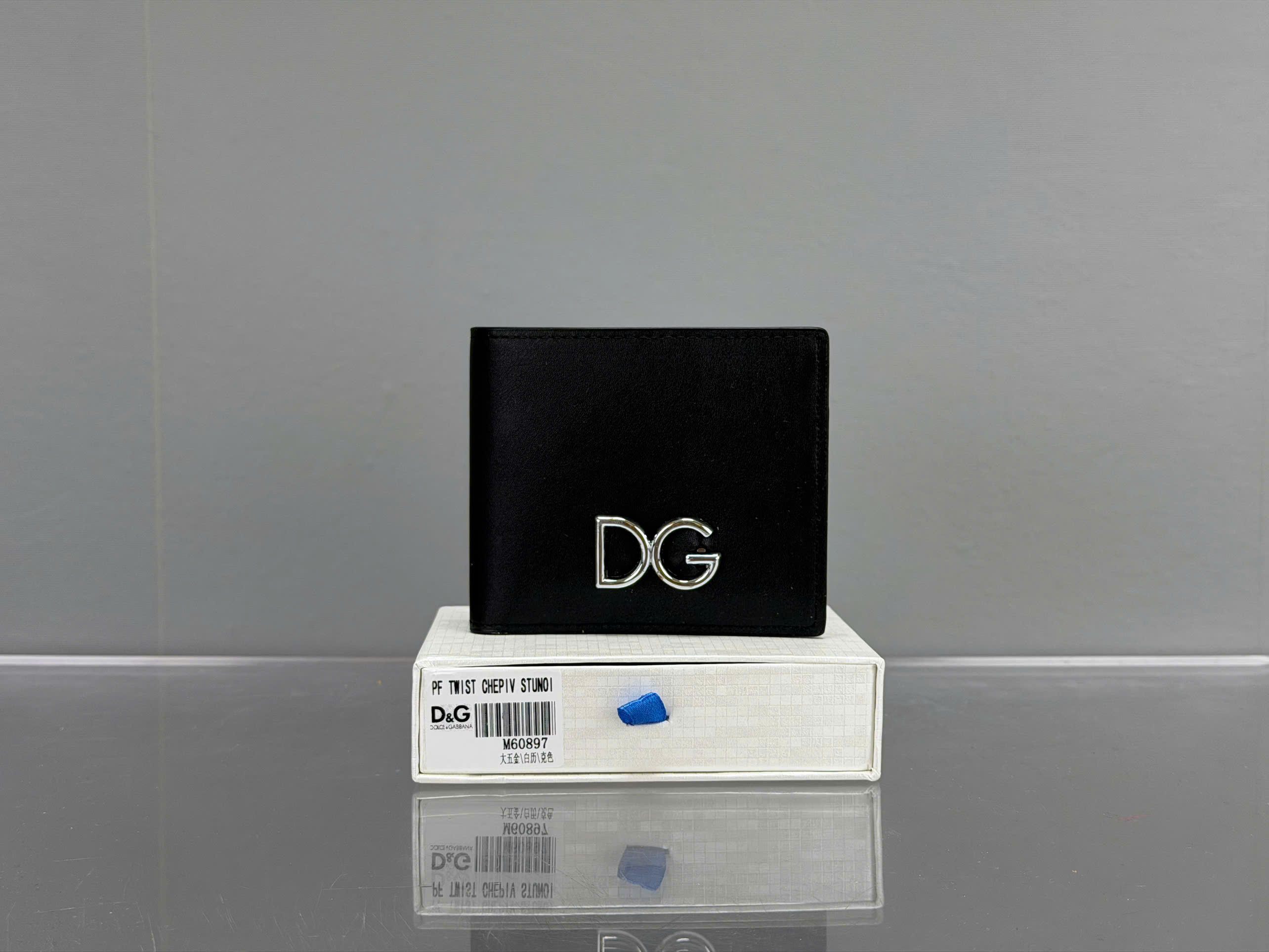 Ví ngắn Dolce Gabbana DG logo tag new 2026 Like Auth VTN